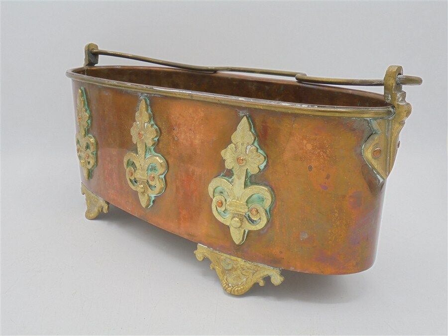 Planter in copper