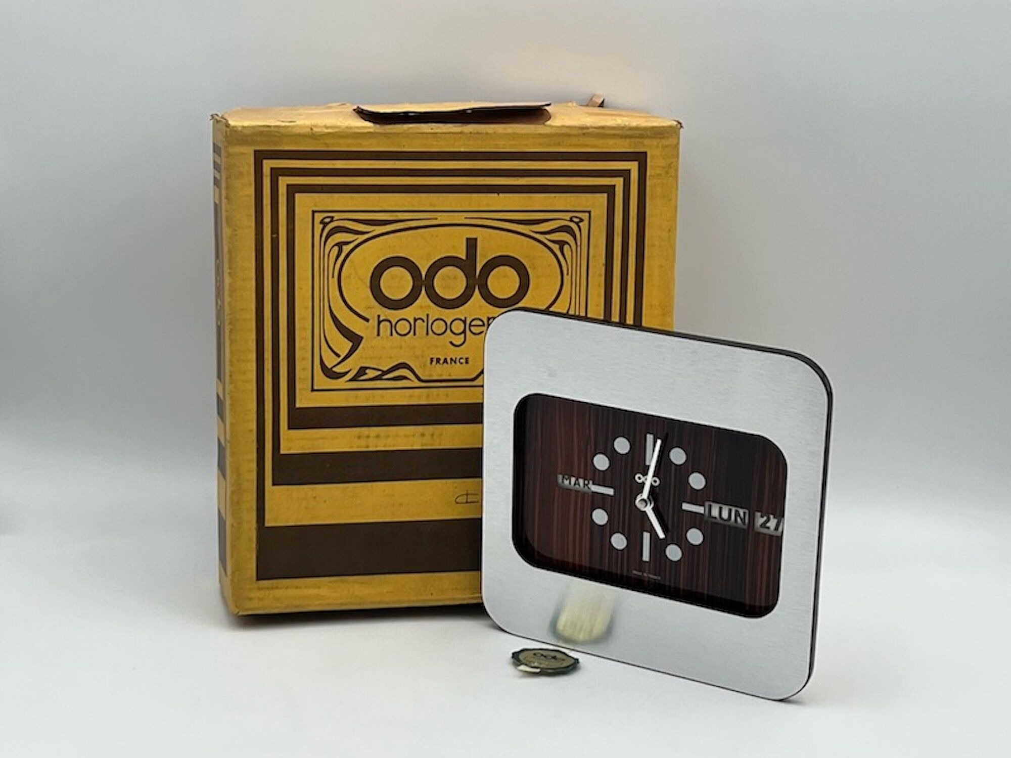 Space age clock calendar by odo france, 70s