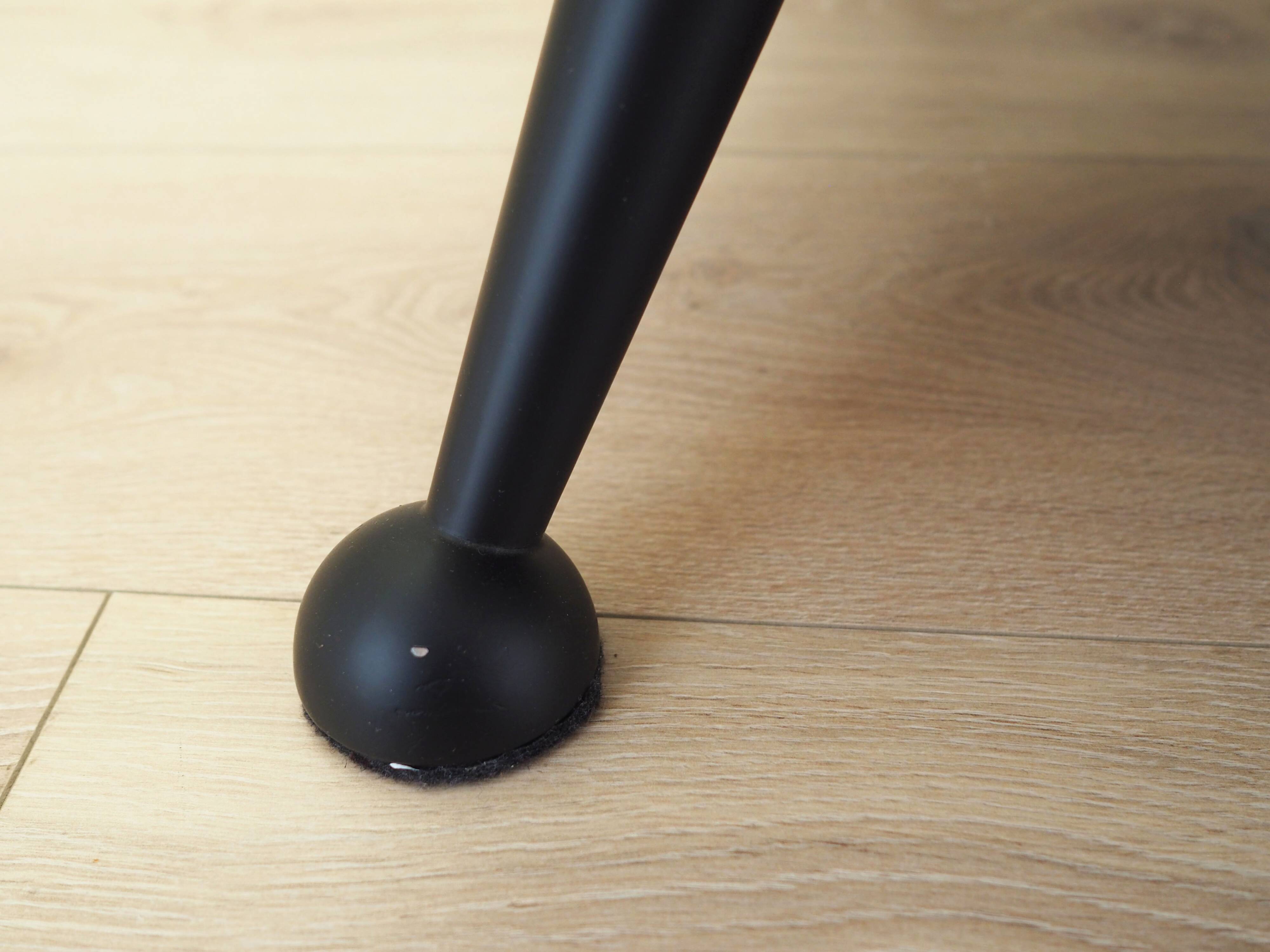 White armchair, Italian design, 1980s, production: Italy