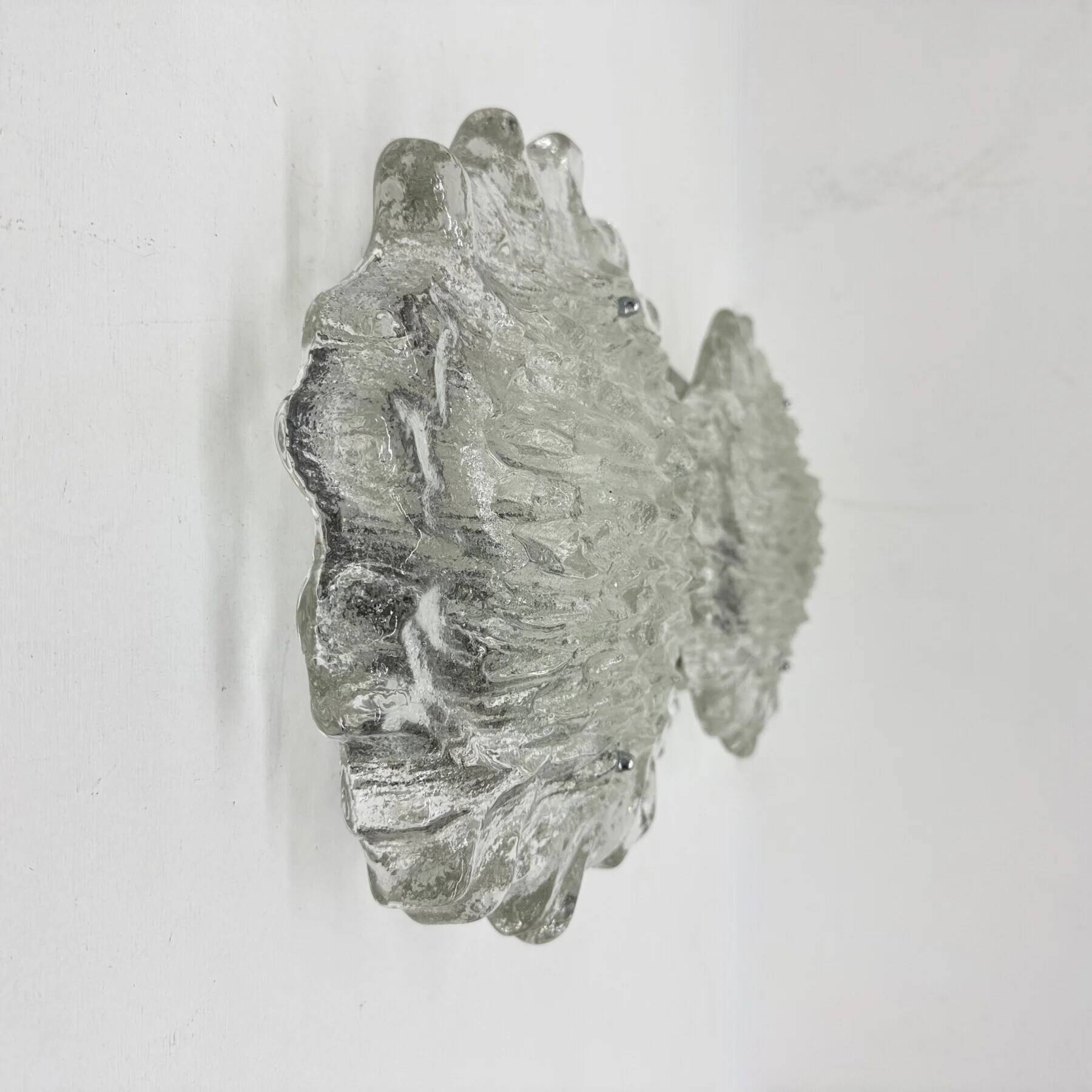 Ensemble de 2 grands appliques en verre à glace des années 1970.
