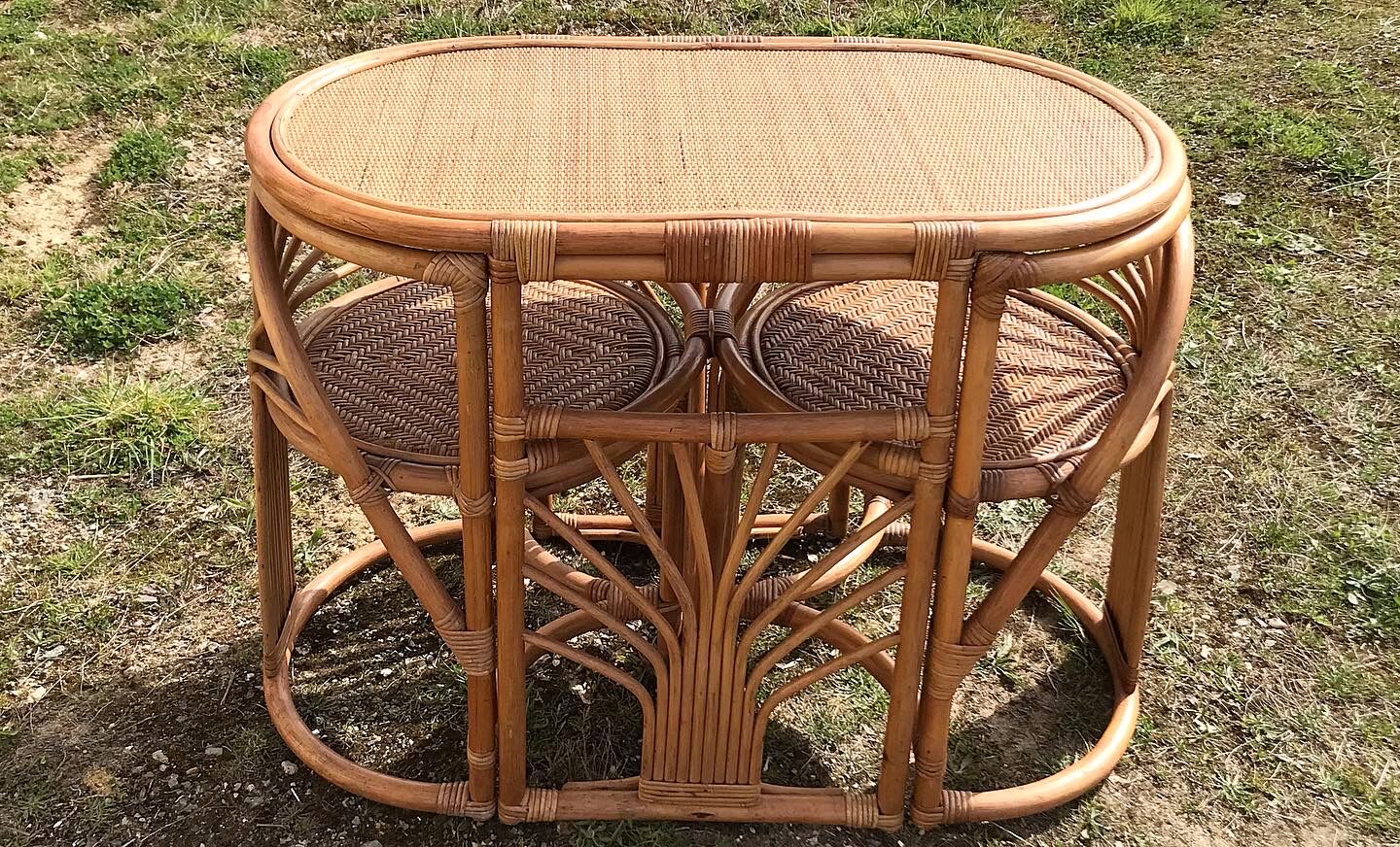 Table/rattan chair set