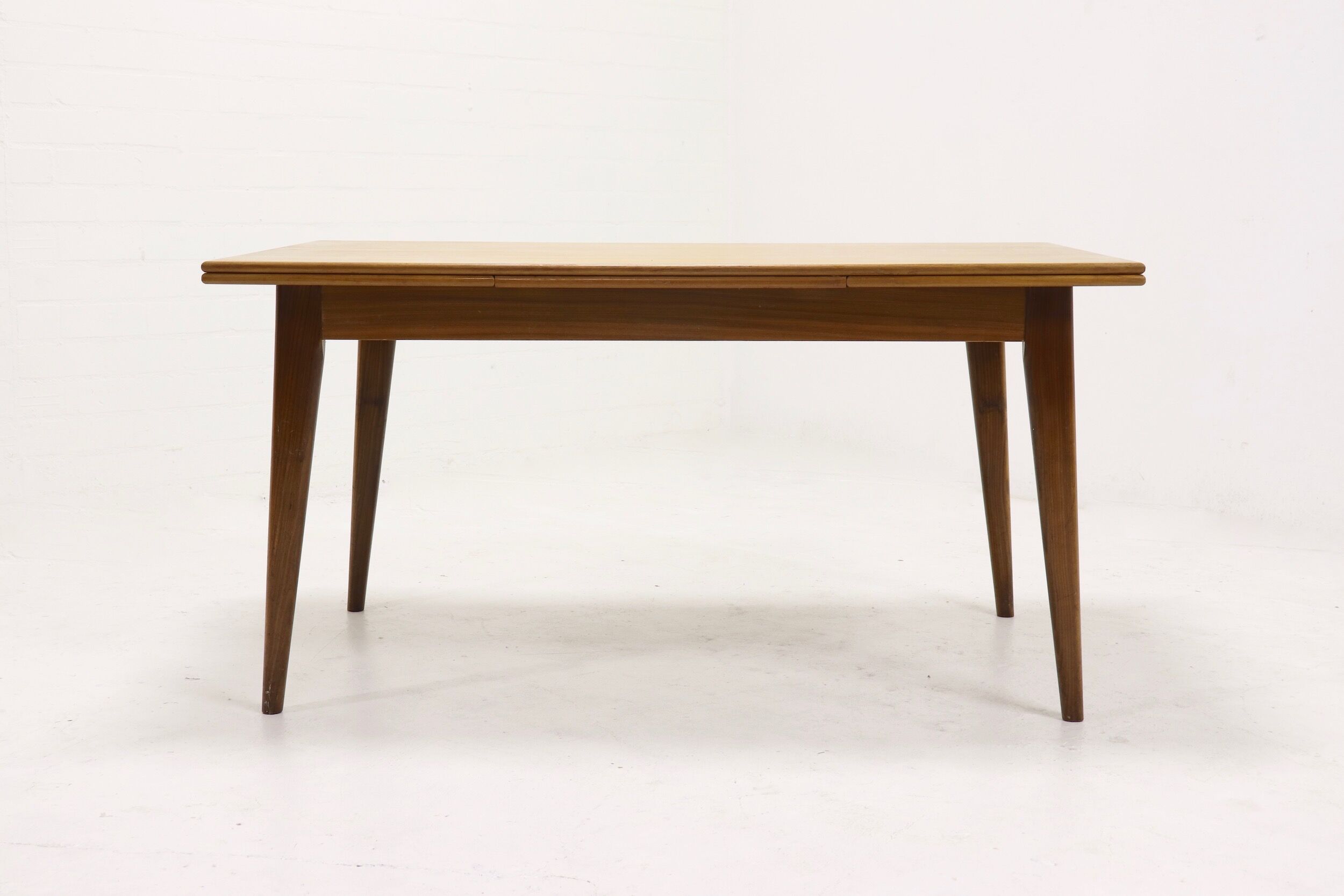 Table à manger design danois en teck extensible des années 1960