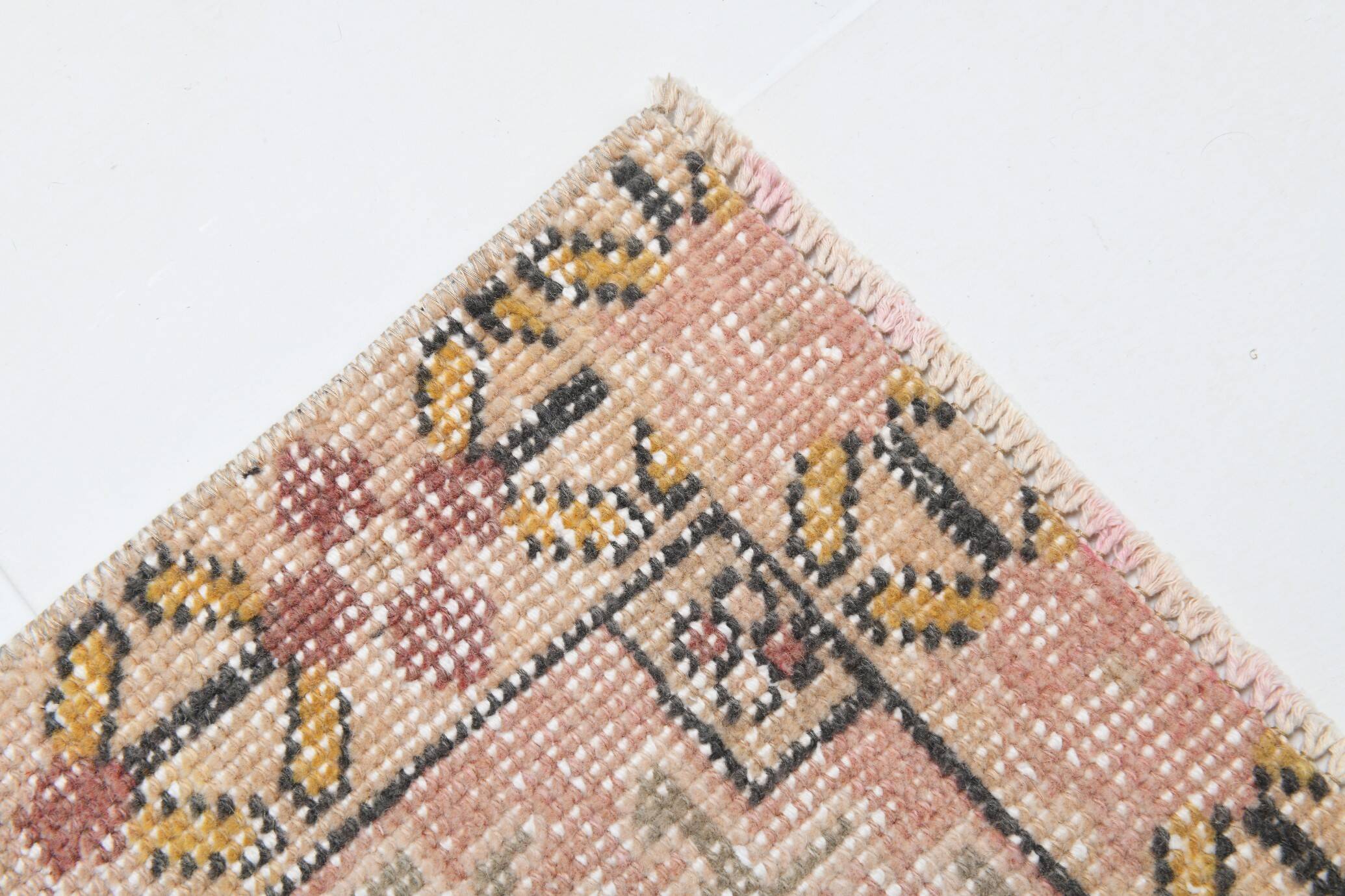 Soft Red & Beige Classic Vintage Area Rug, 127x215 Cm