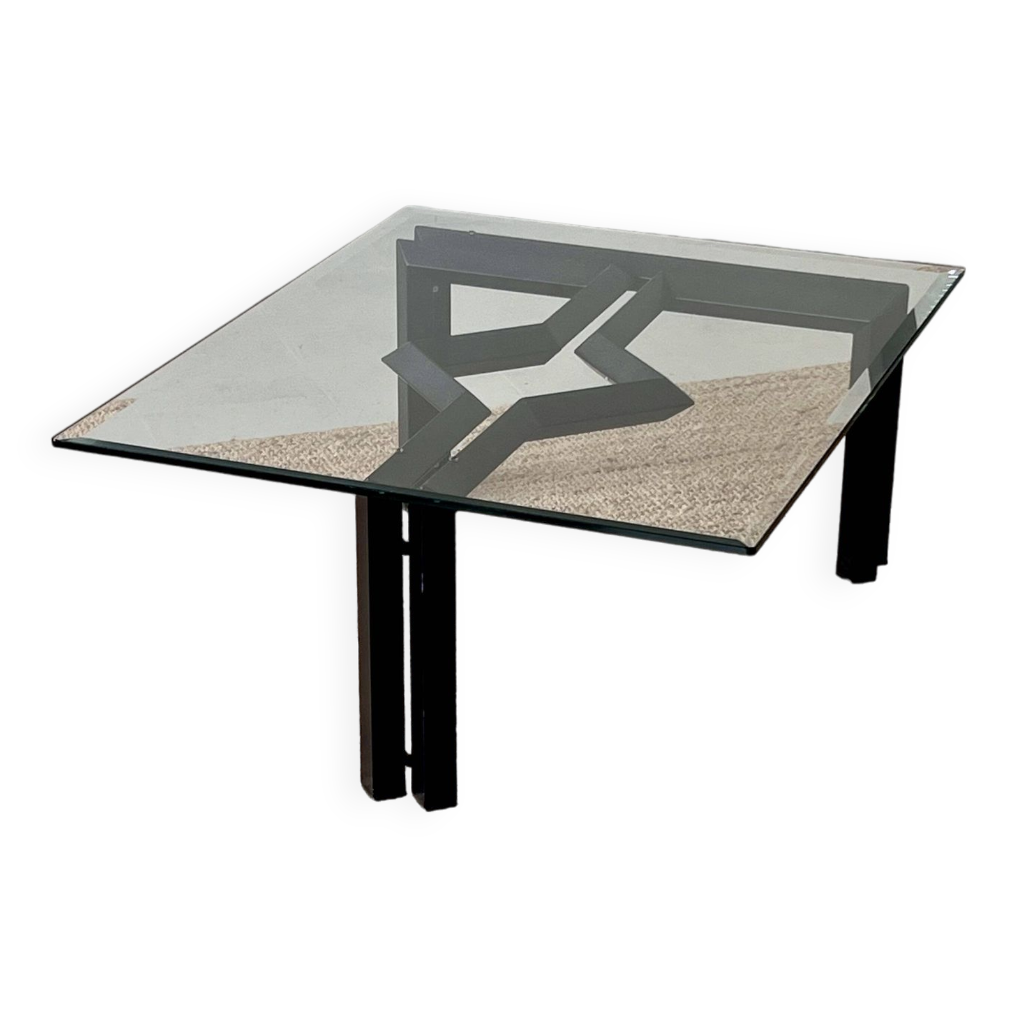 Table de salon postmoderne, structure en métal noir et en verre, années 80.