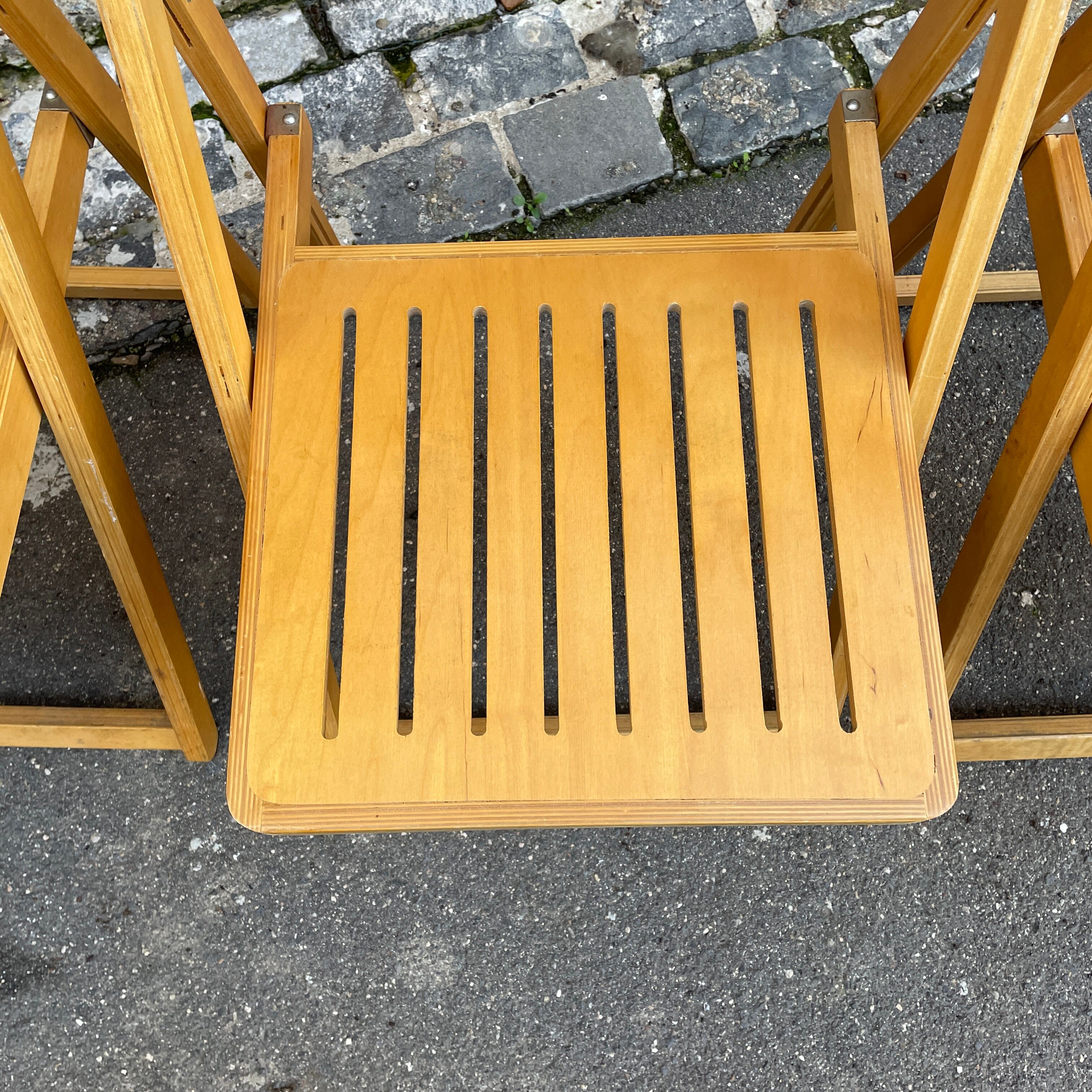 Lot 3 folding chairs vintage wood design