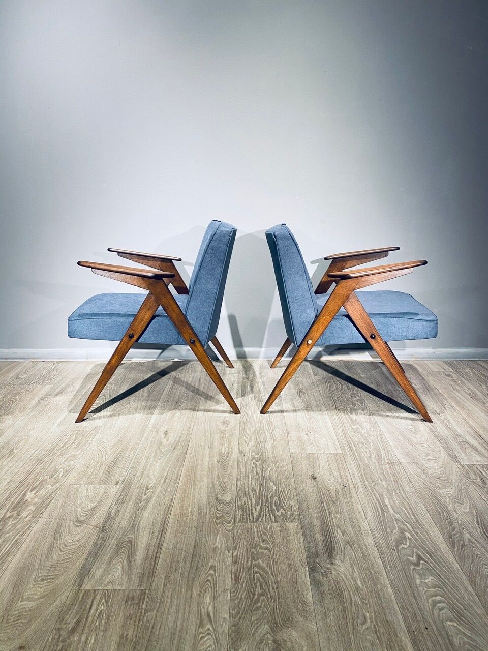 Pair of vintage design armchairs 'Bunny' 60s