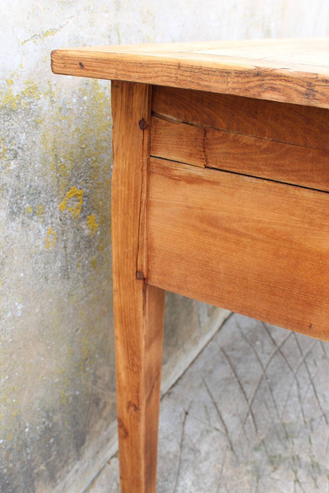 Farm table