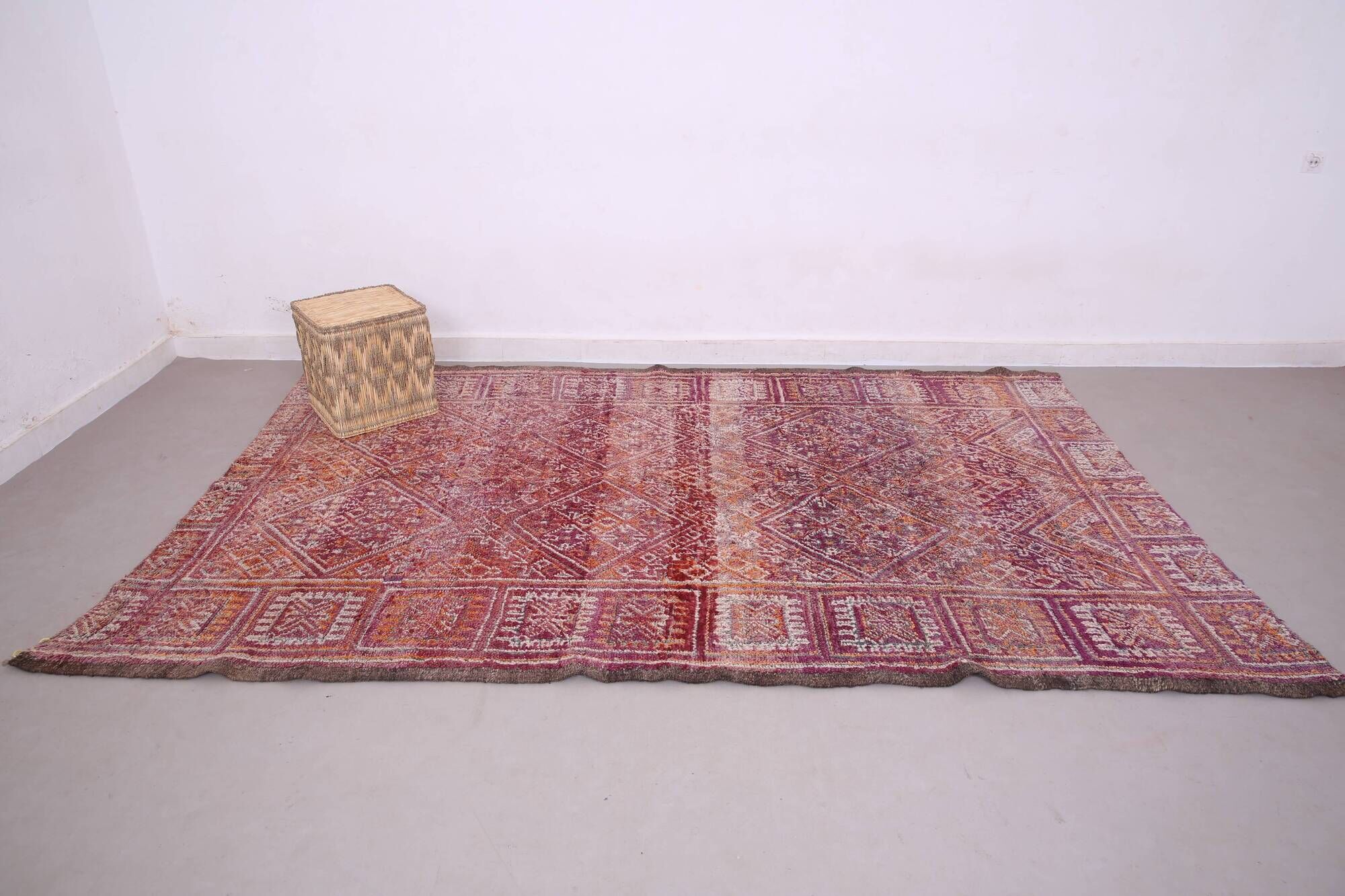 Purple Vintage Moroccan Rug 187 x 296 cm, Berber Handmade Wool Rug Bohemian