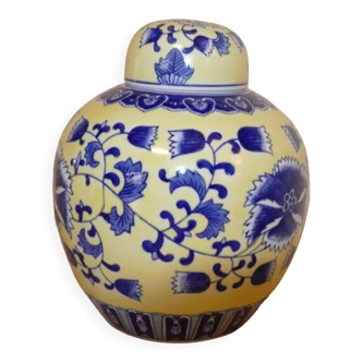 Porcelain pot vase