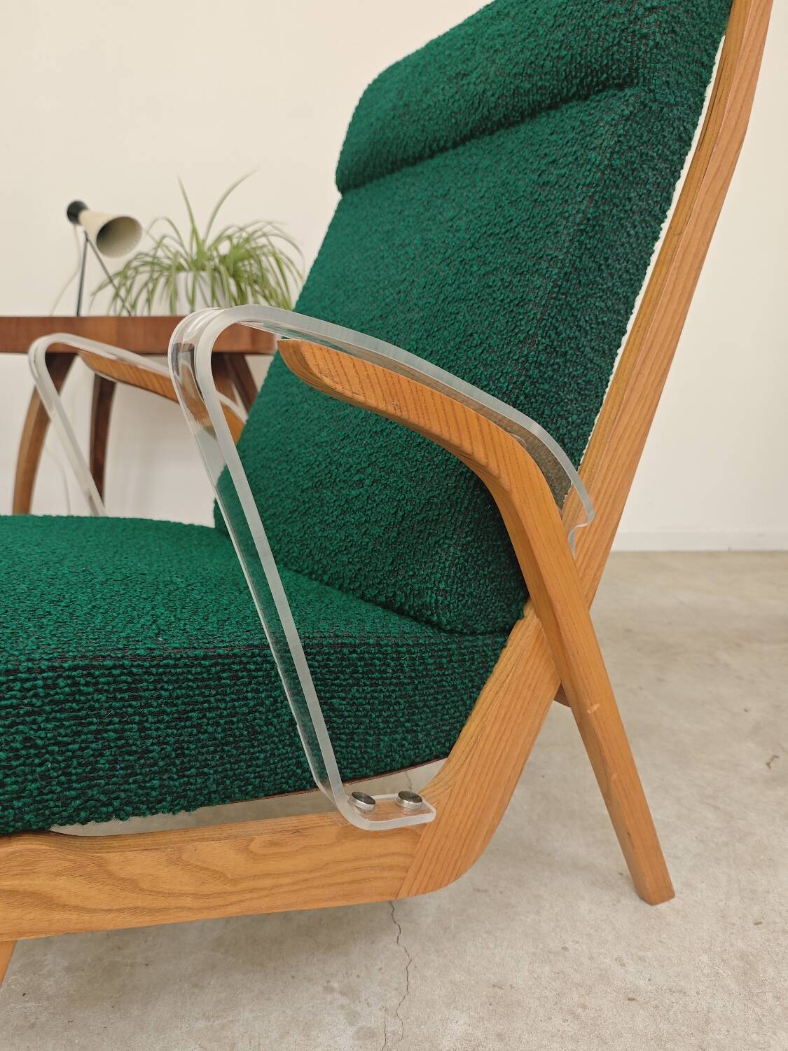 Paire de fauteuils ULUV bois et tissu vert bouclette