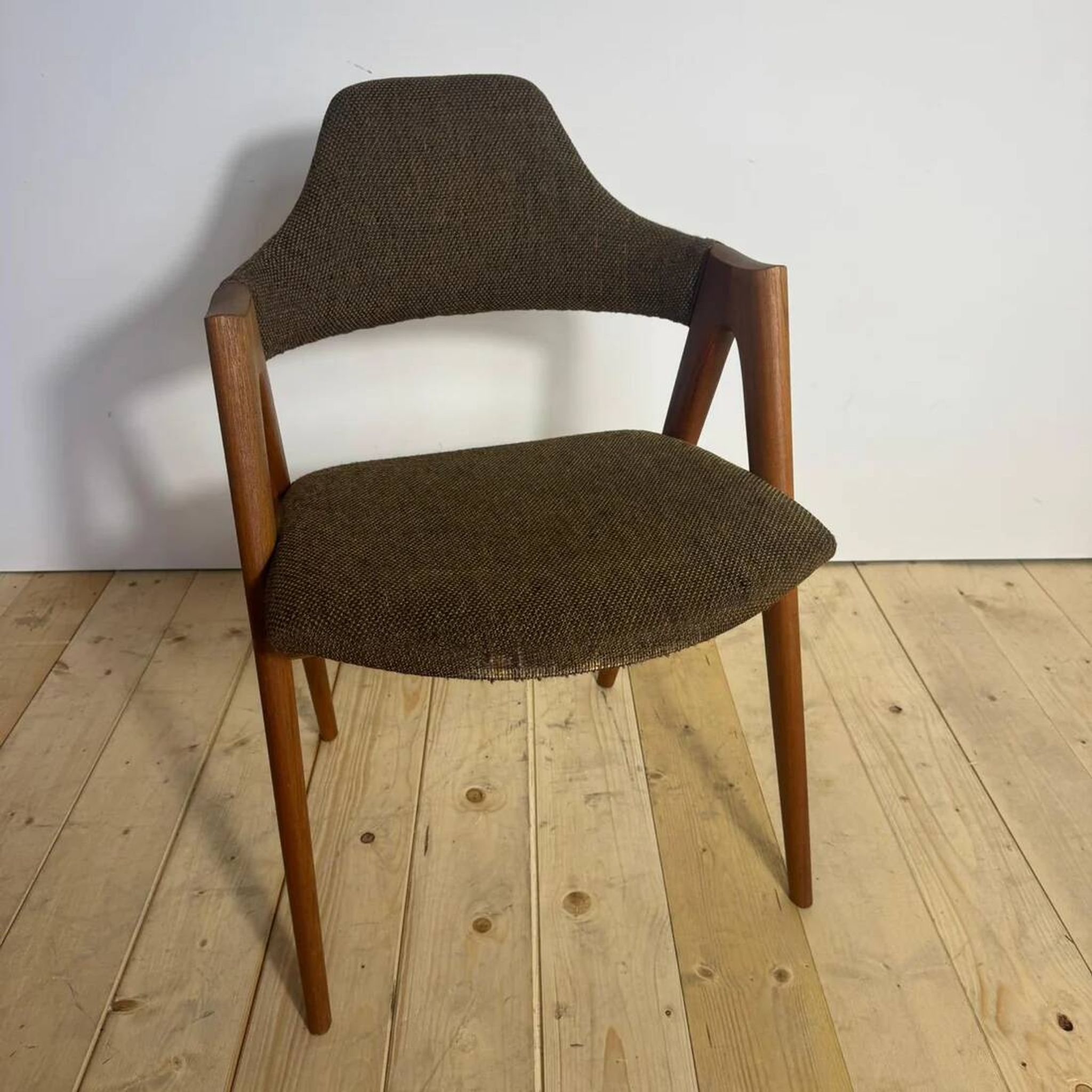 “Compass” chair in teak by Kai Kristiansen – Scandinavian mid-century design