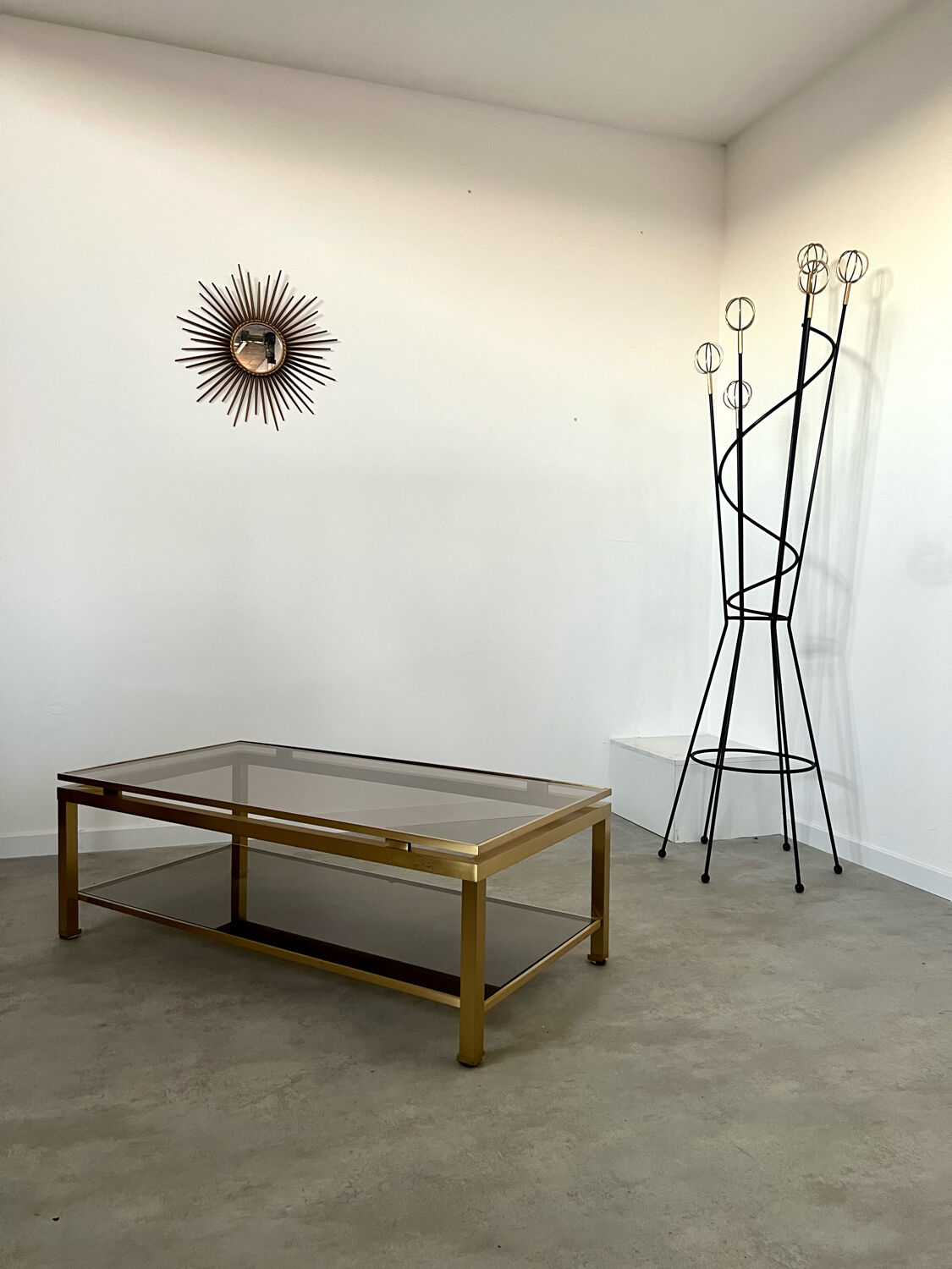Table basse en laiton et verre fumé design Guy Lefèvre pour la maison Jansen Année 70/80 vintage