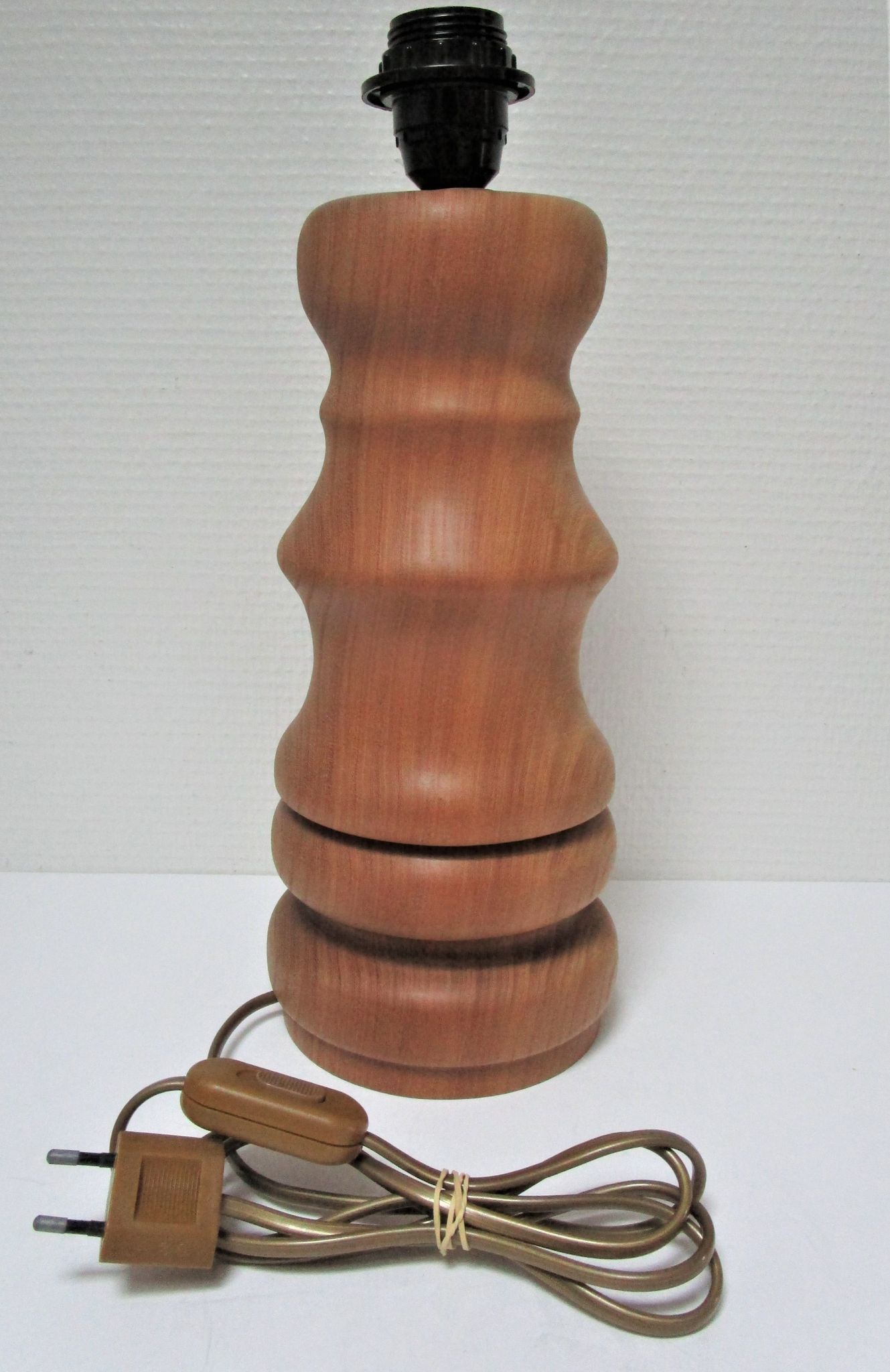 Pied de lampe XL bois massif veiné tourné vintage