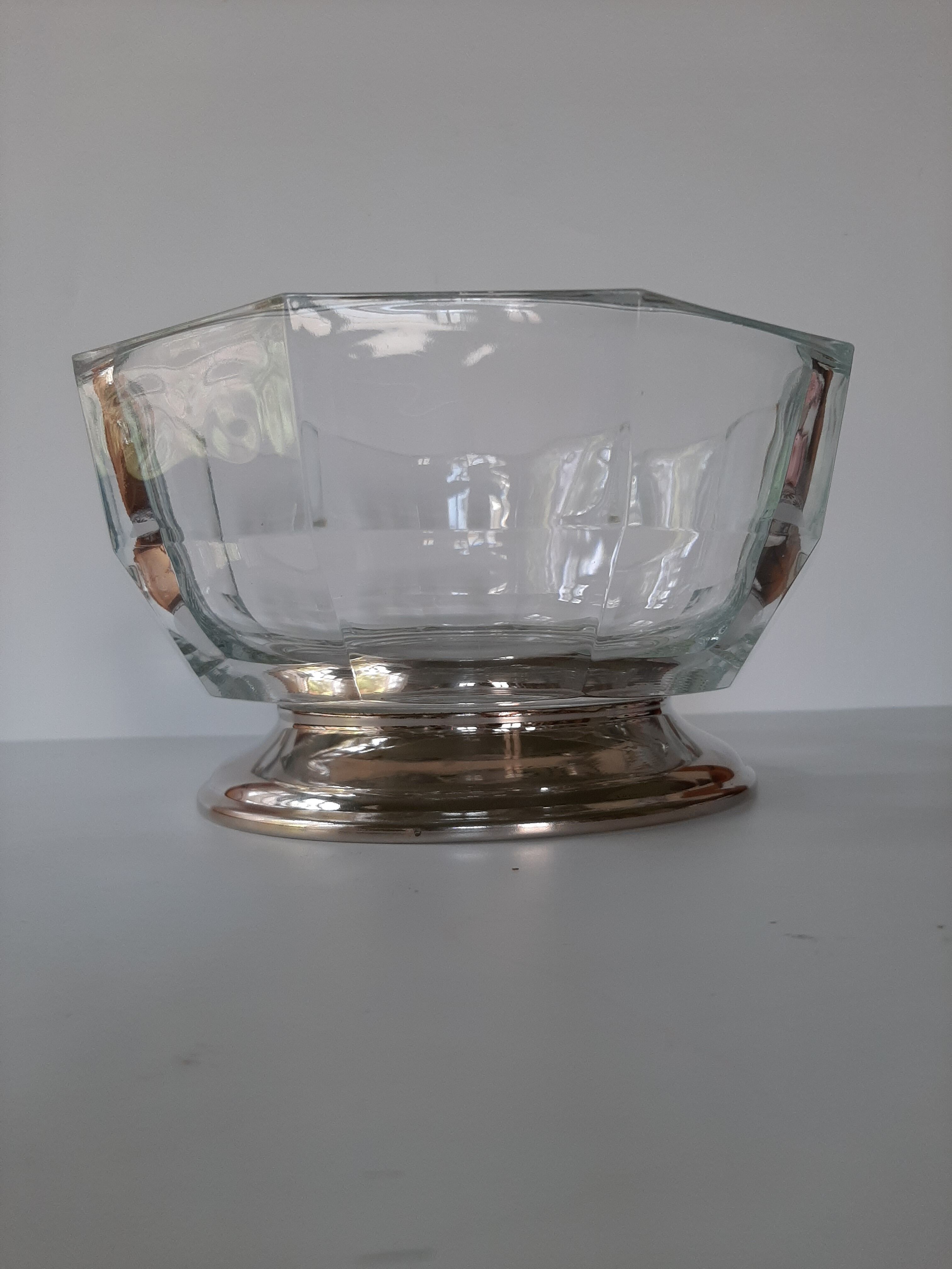 Art deco crystal cut