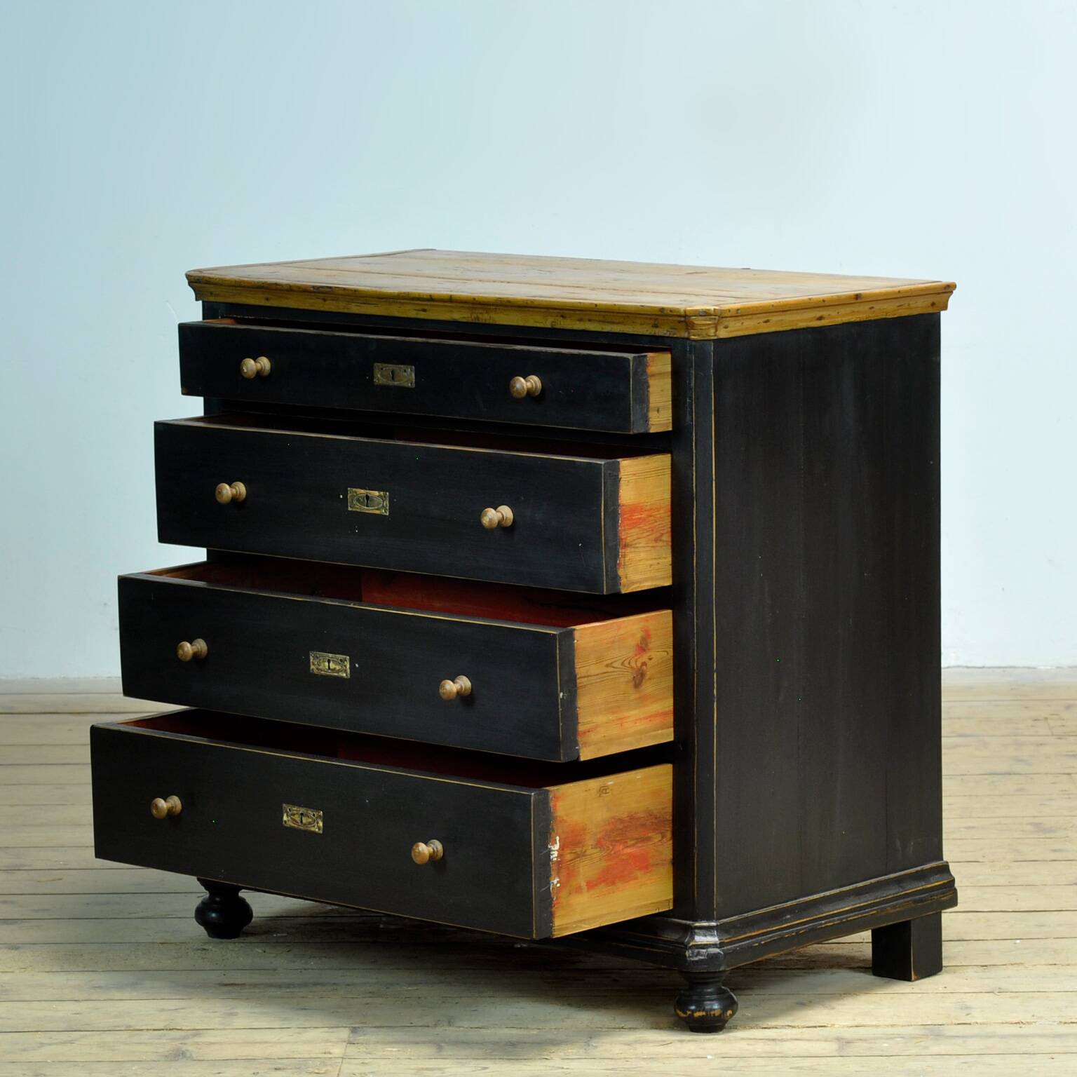 Commode en pin, années 1910