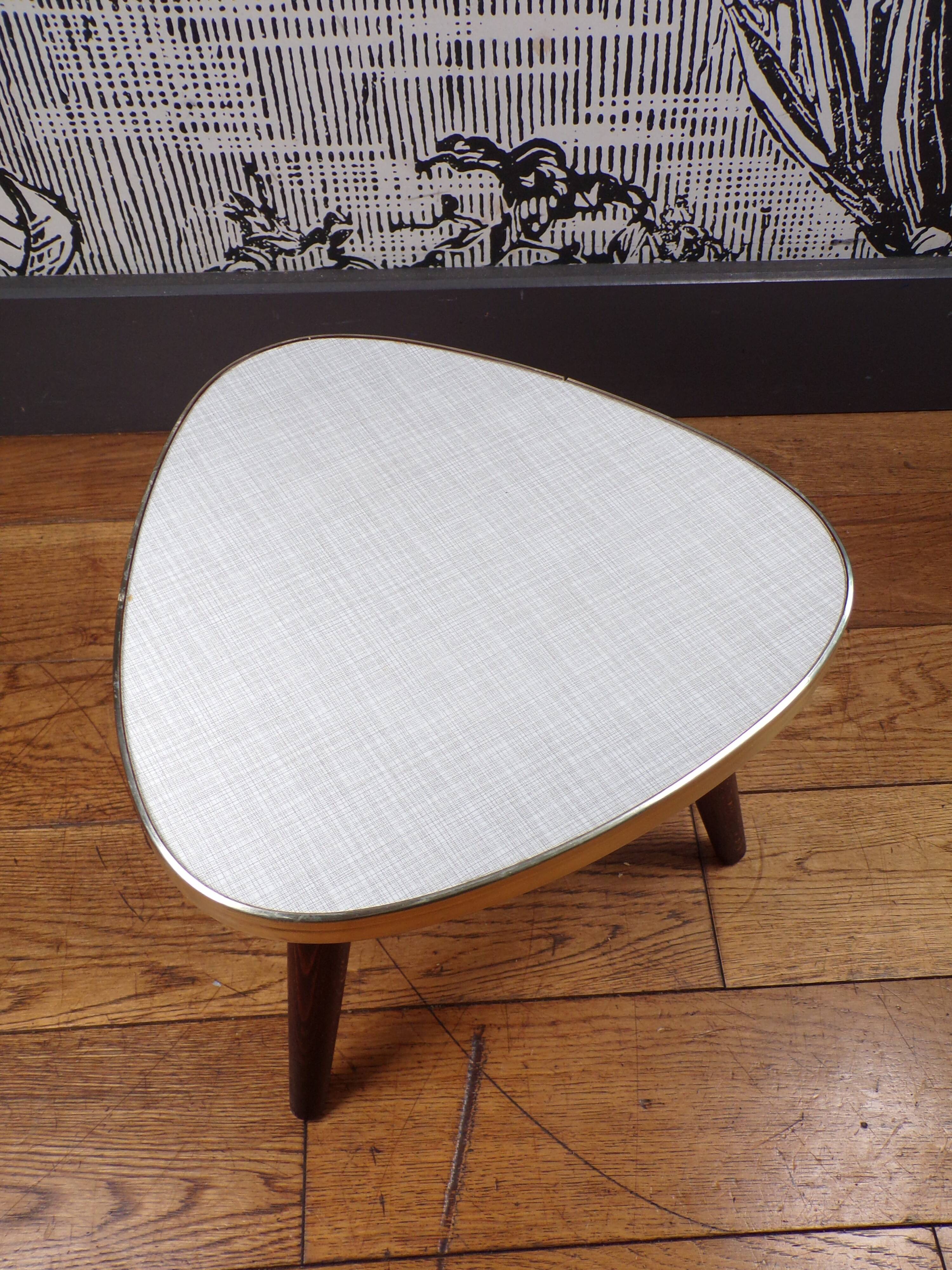 Tripod plant holder table in white formica