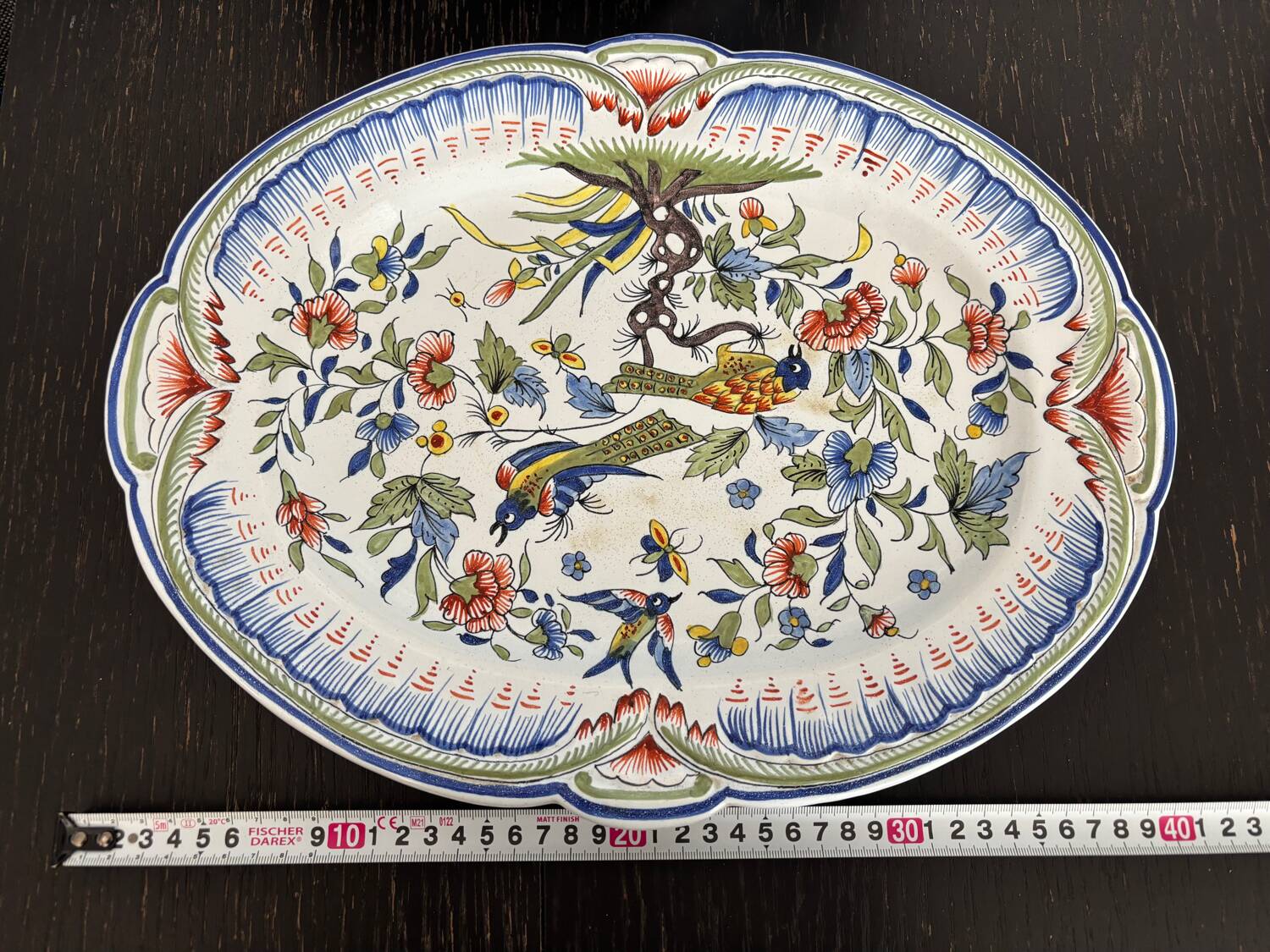 Moustiers Lallier set: soup tureen and matching 40cm dish