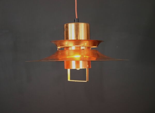 Lampe design scandinave du milieu du siècle par Vitrika   style cuivre massif noir   années 1960   Scandinave