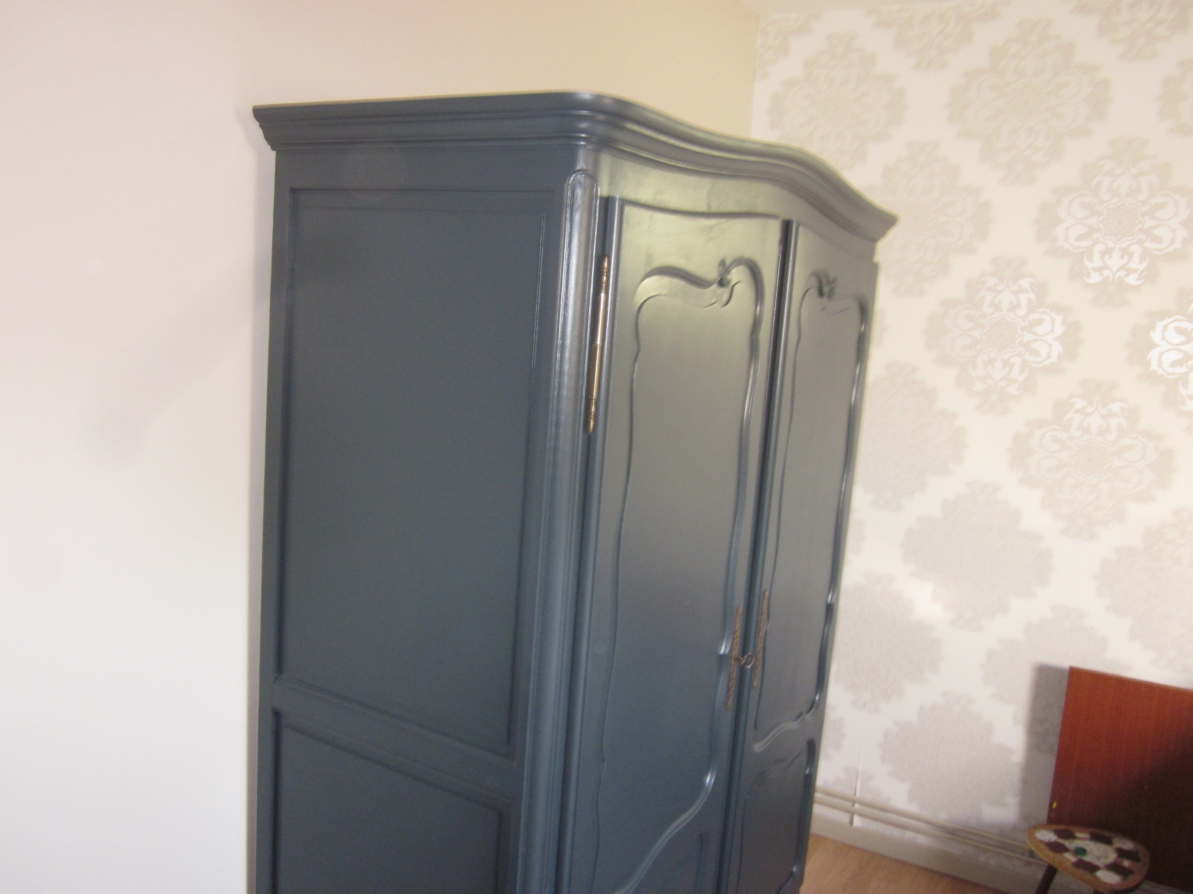 Old anthracite grey cabinet