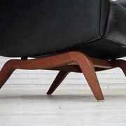 Années 1960, design danois par Illum Wikkelsø, fauteuil, modèle 110, cuir, teck.