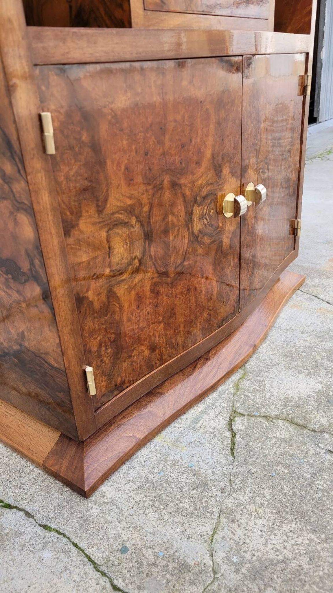Meuble commode d'époque Art Déco en loupe de noyer -1930s