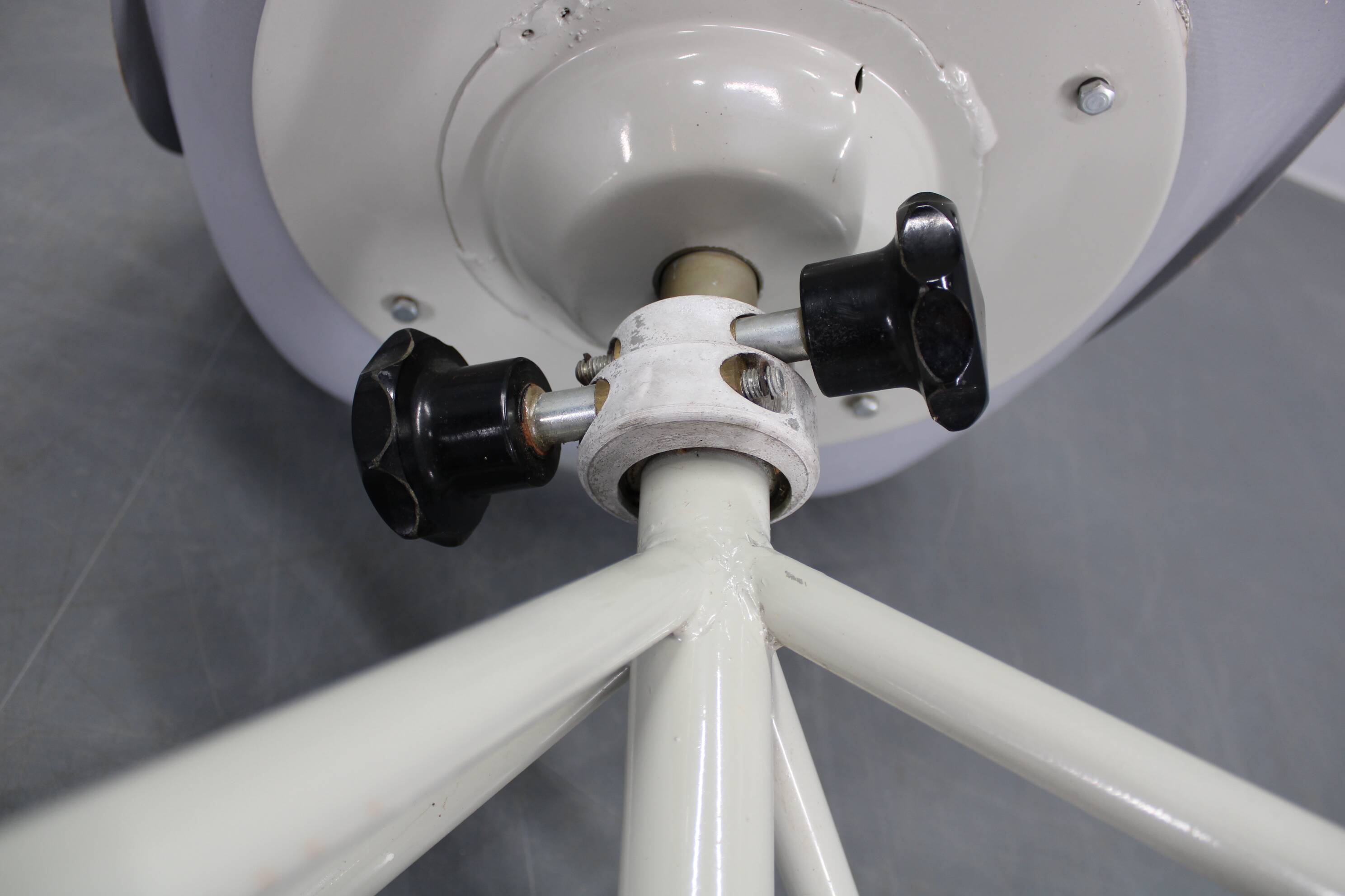 1960s Miroslav Navratil Pair of Fiberglass Chairs for Vertex, Czechoslovaki