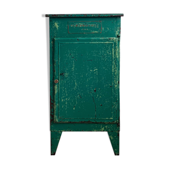 Table de chevet ou petite armoire industriel