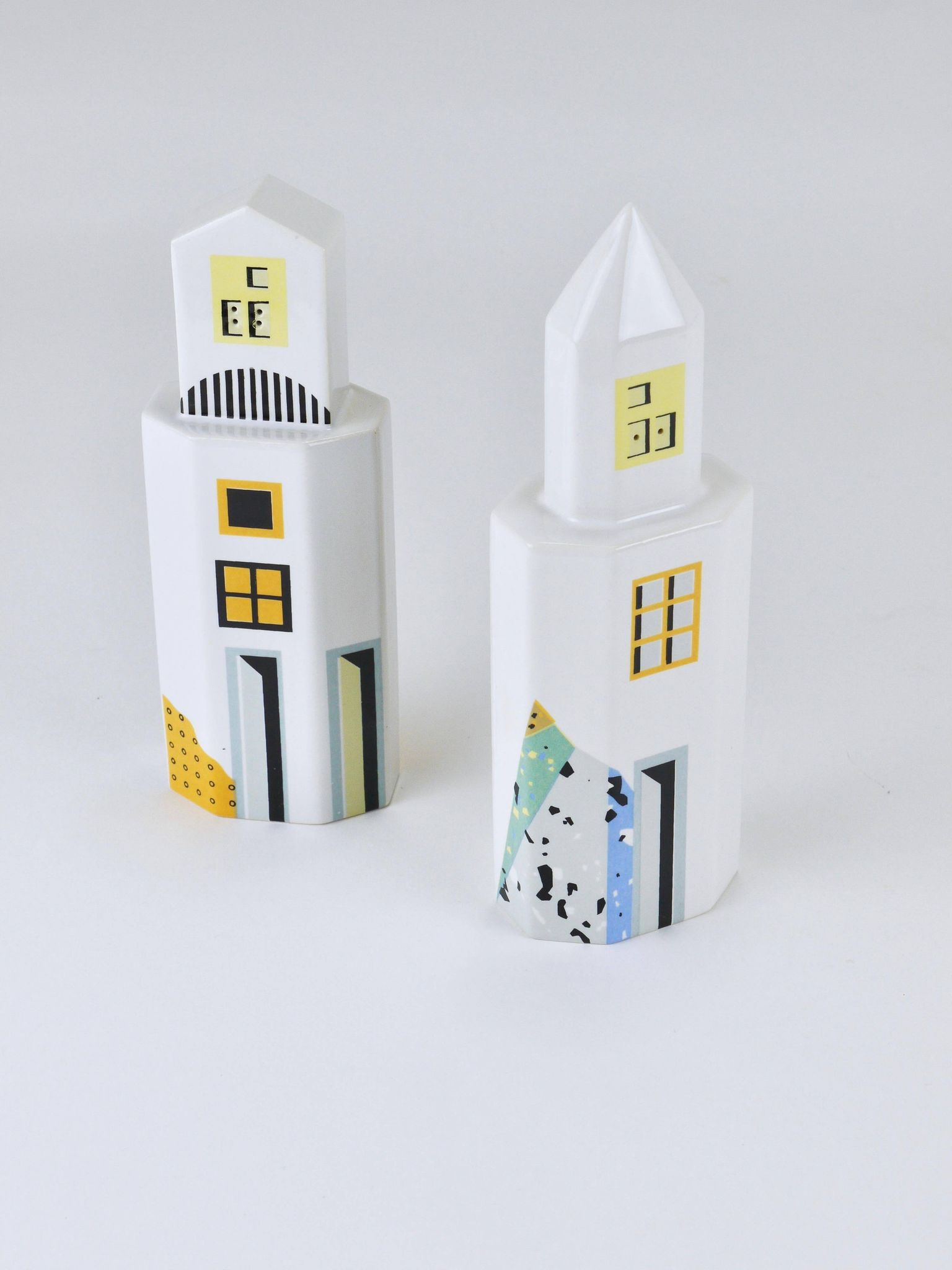 Heide Warlamis salt and pepper shakers skyscrapers postmodern, Vienna collection 1990