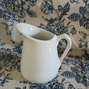 2 small vintage jugs