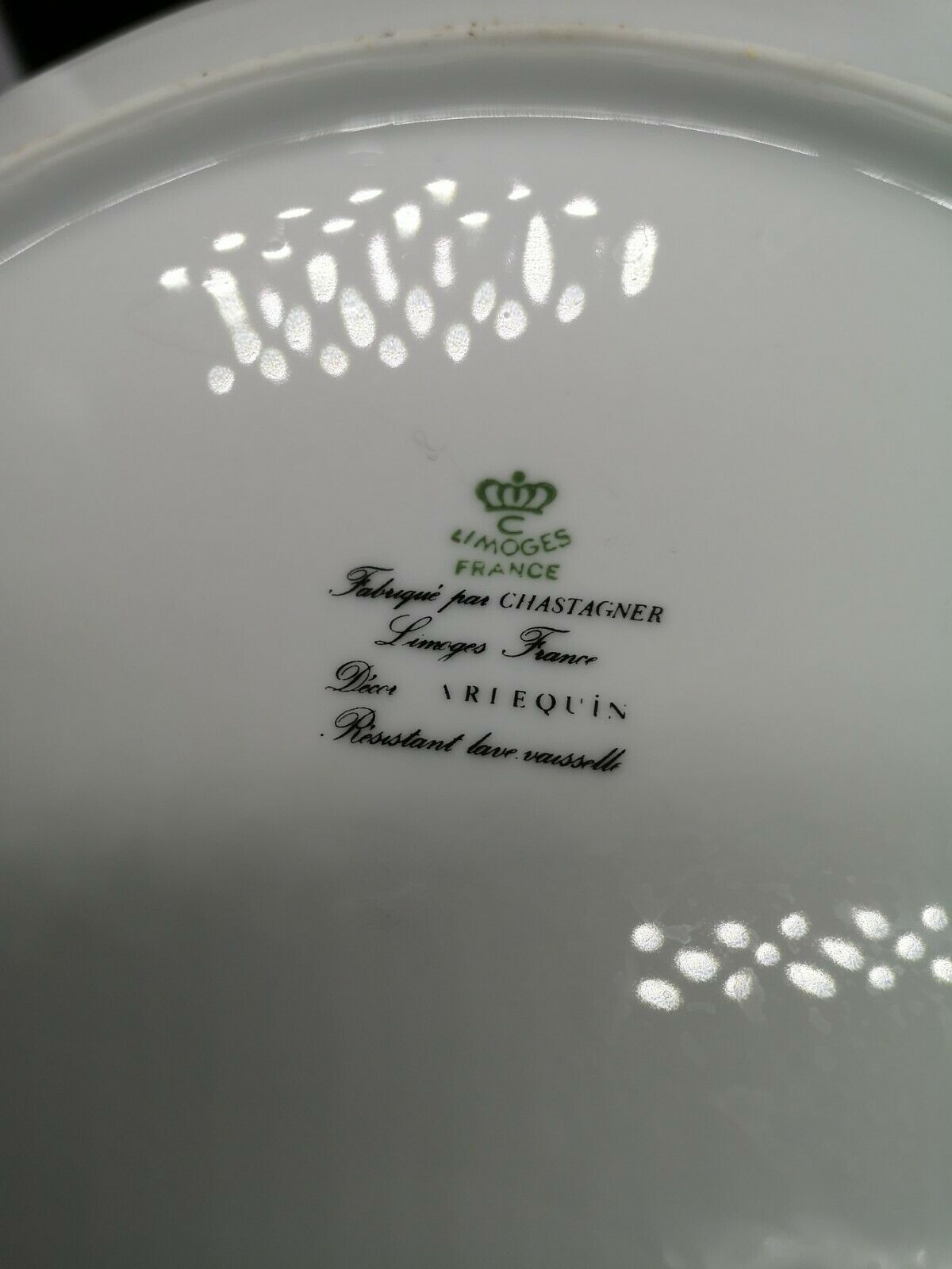 Plat en porcelaine de Limoges par Chastagner décor Arlequin