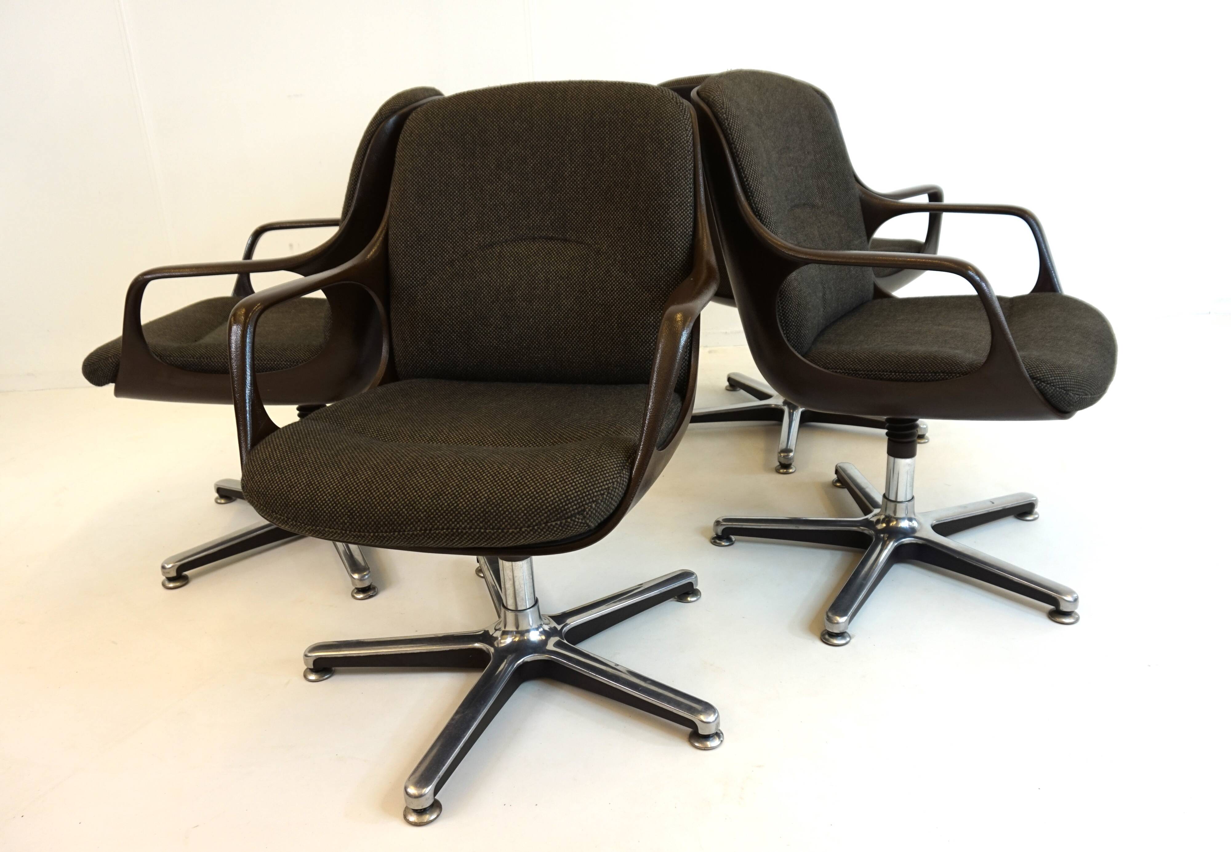 Set of 5 Chromcraft office armchairs