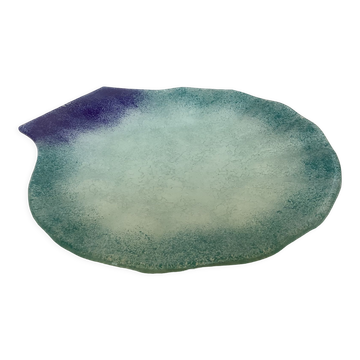 Blue glass paste pocket emptier