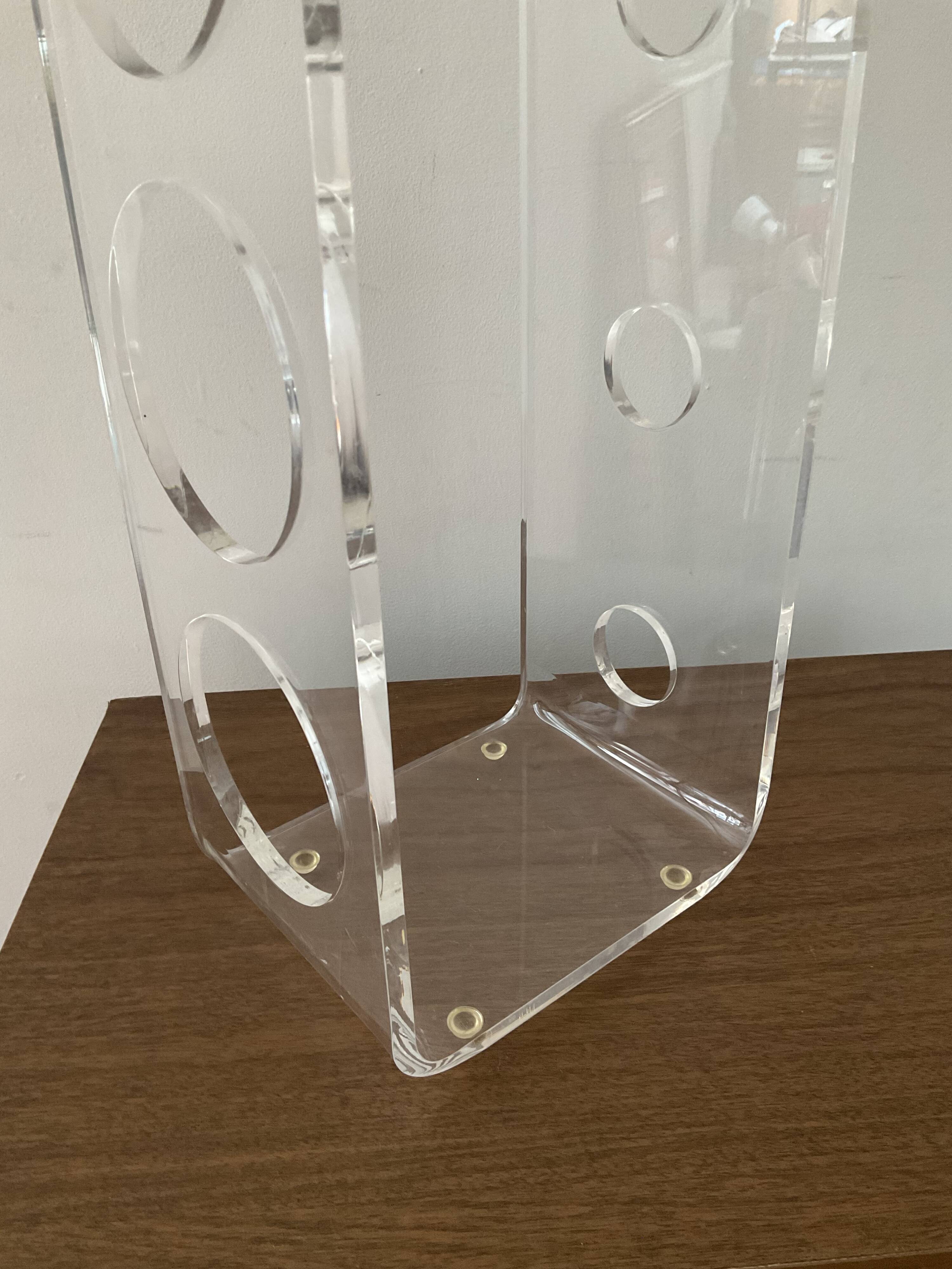Plexiglas bottle holder