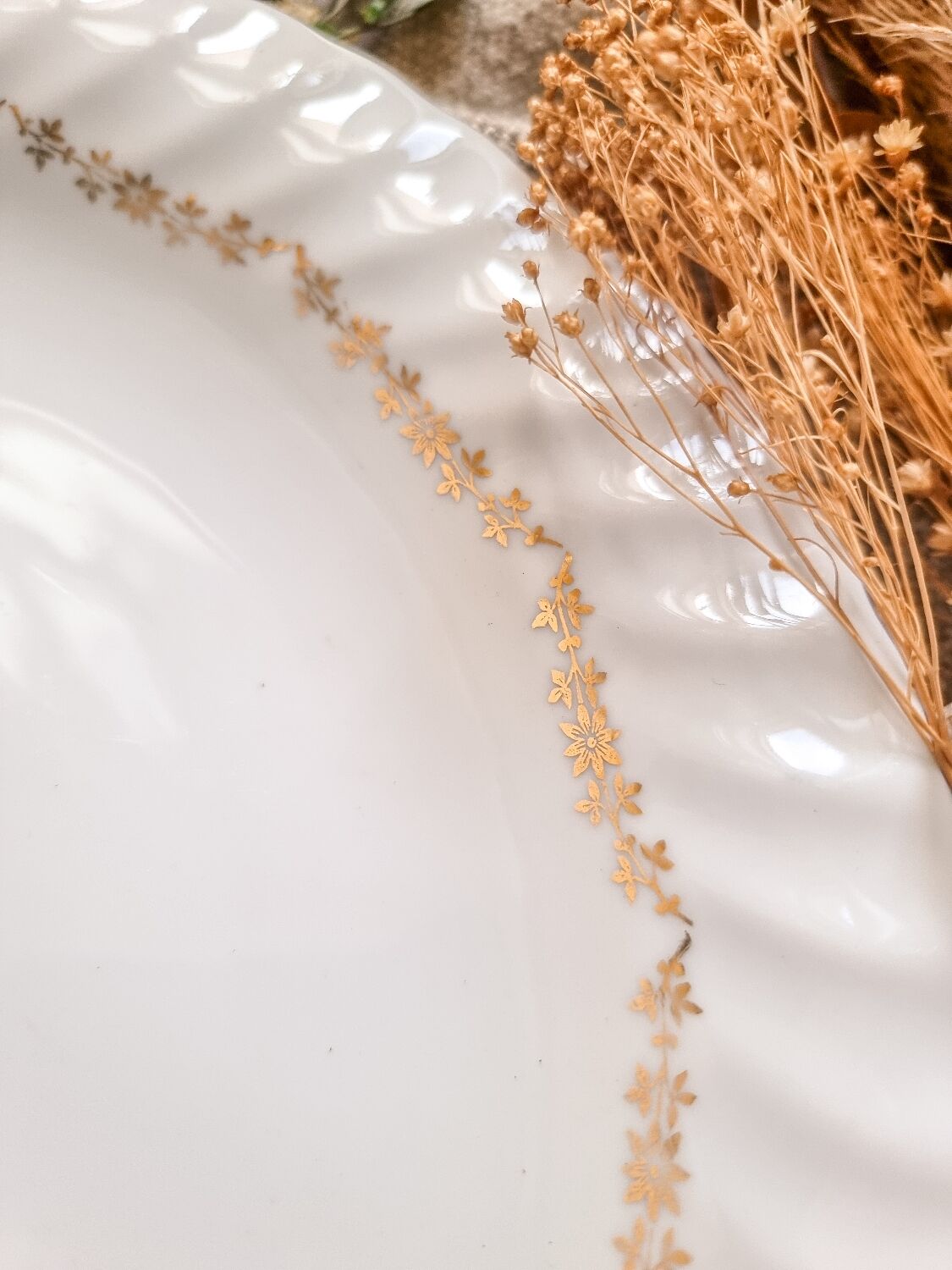 Round dish, hard porcelain, Rheinpfalz, Germany