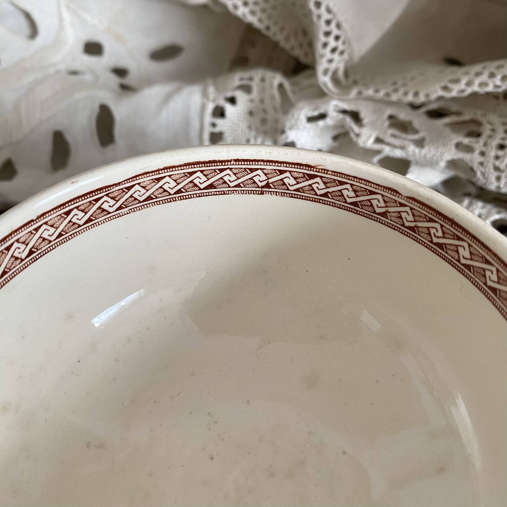 Tea cups and saucers in Sarreguemines ironstone "Derby"