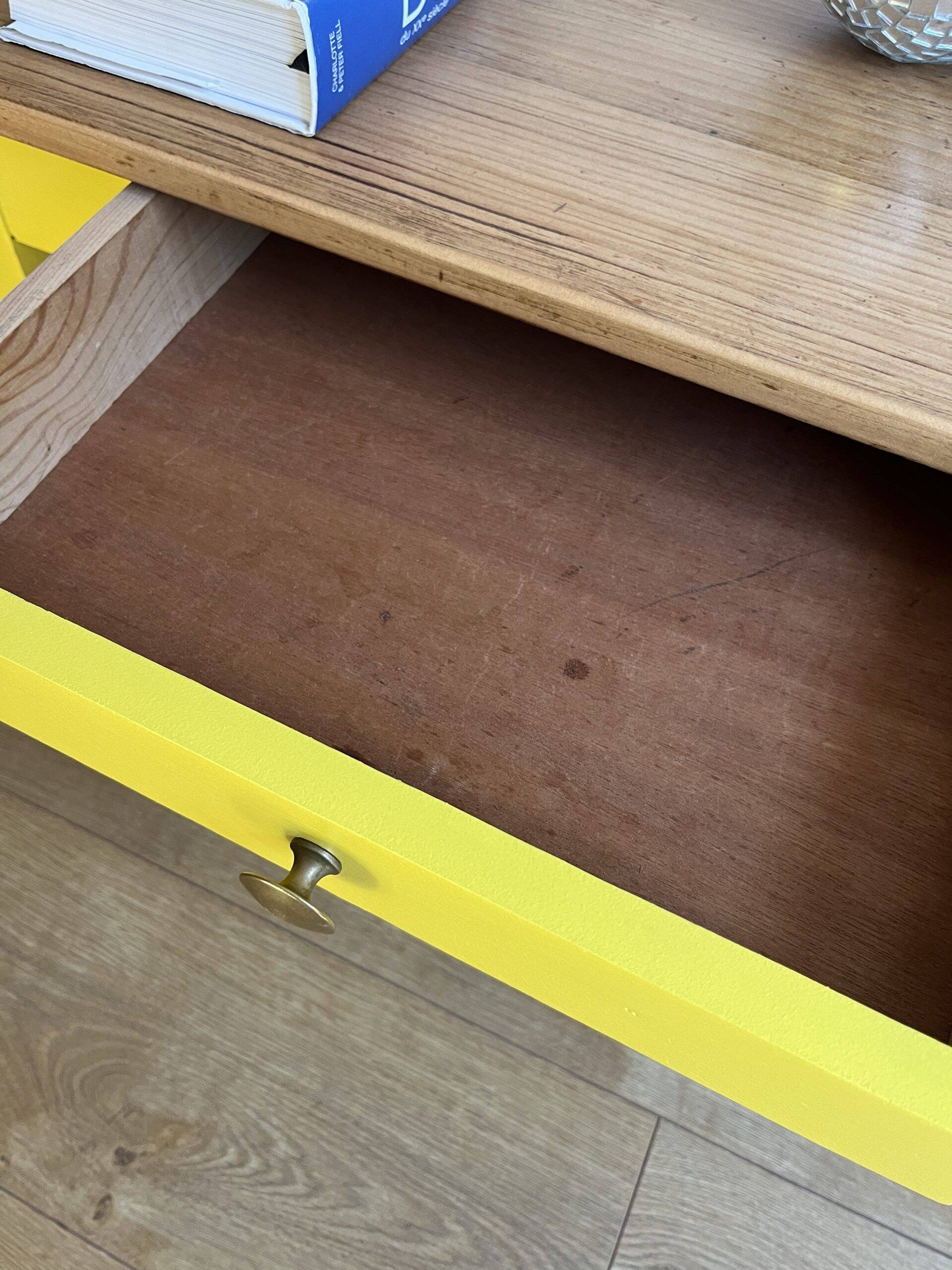 Wooden coffee table relooked in yellow