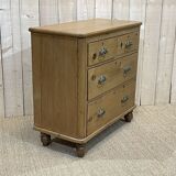 English chest of drawers in nineteenth century fir