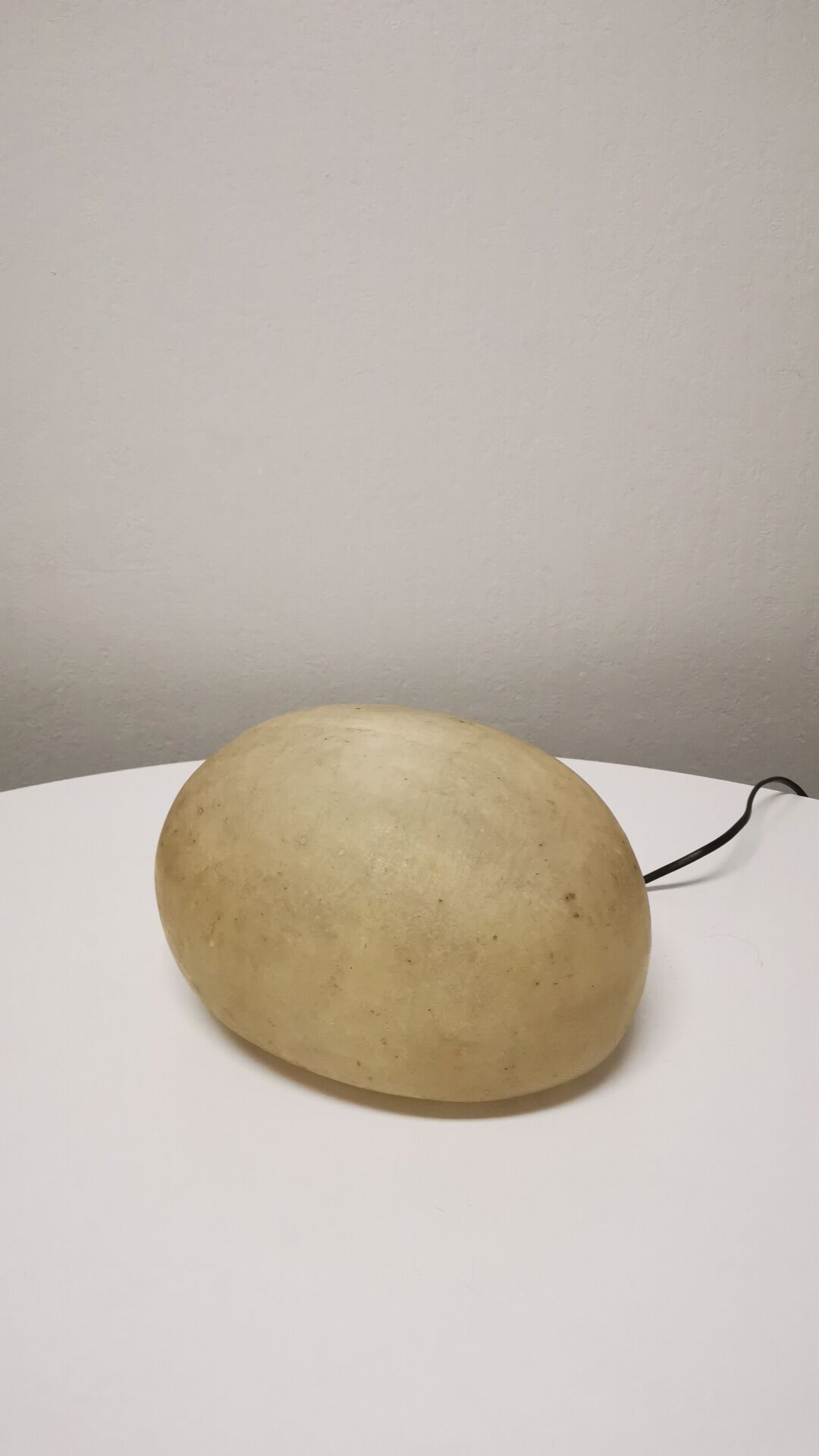 Fiberglass pebble lamp