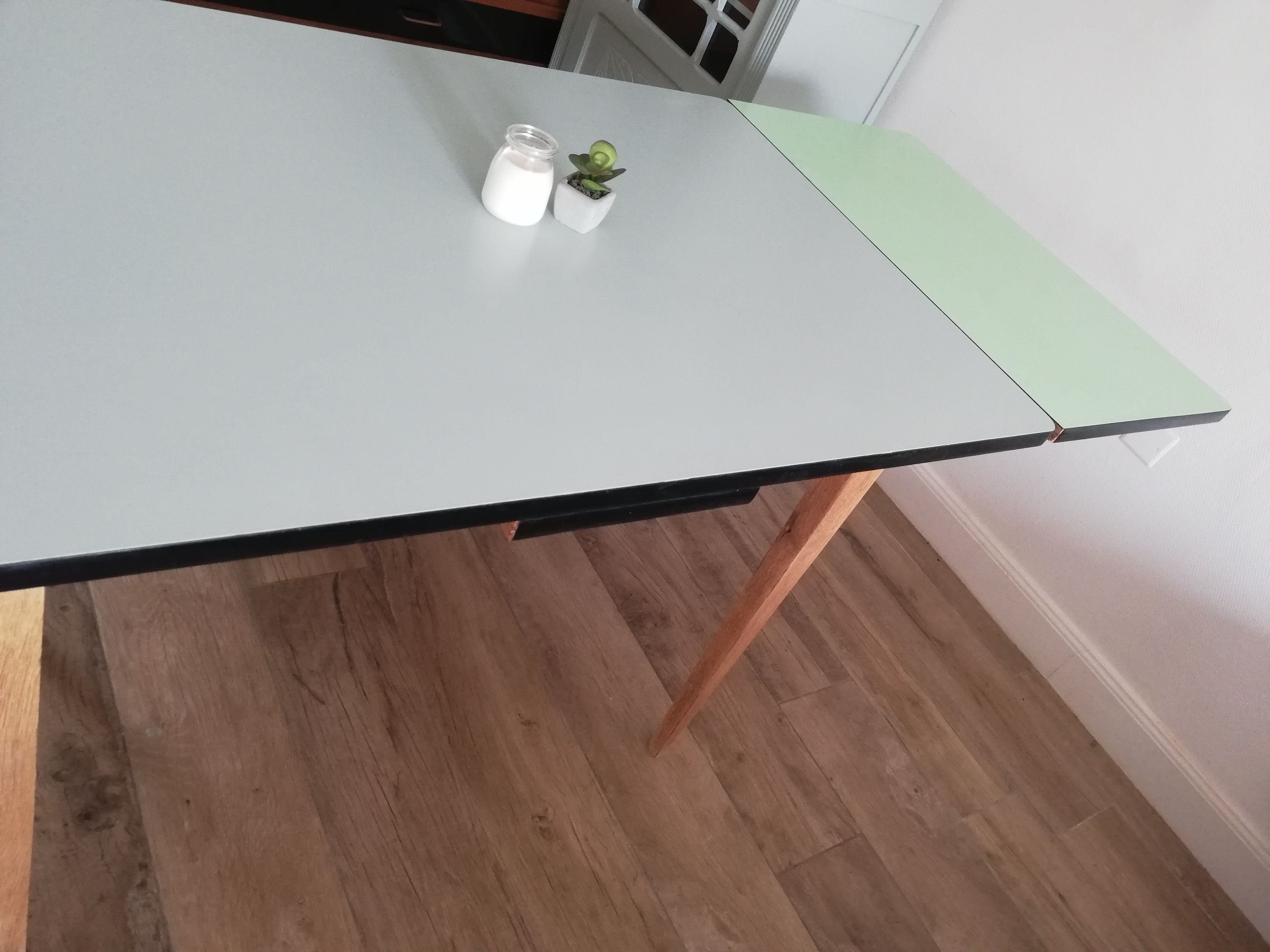 Table avec rallonges formica et chêne