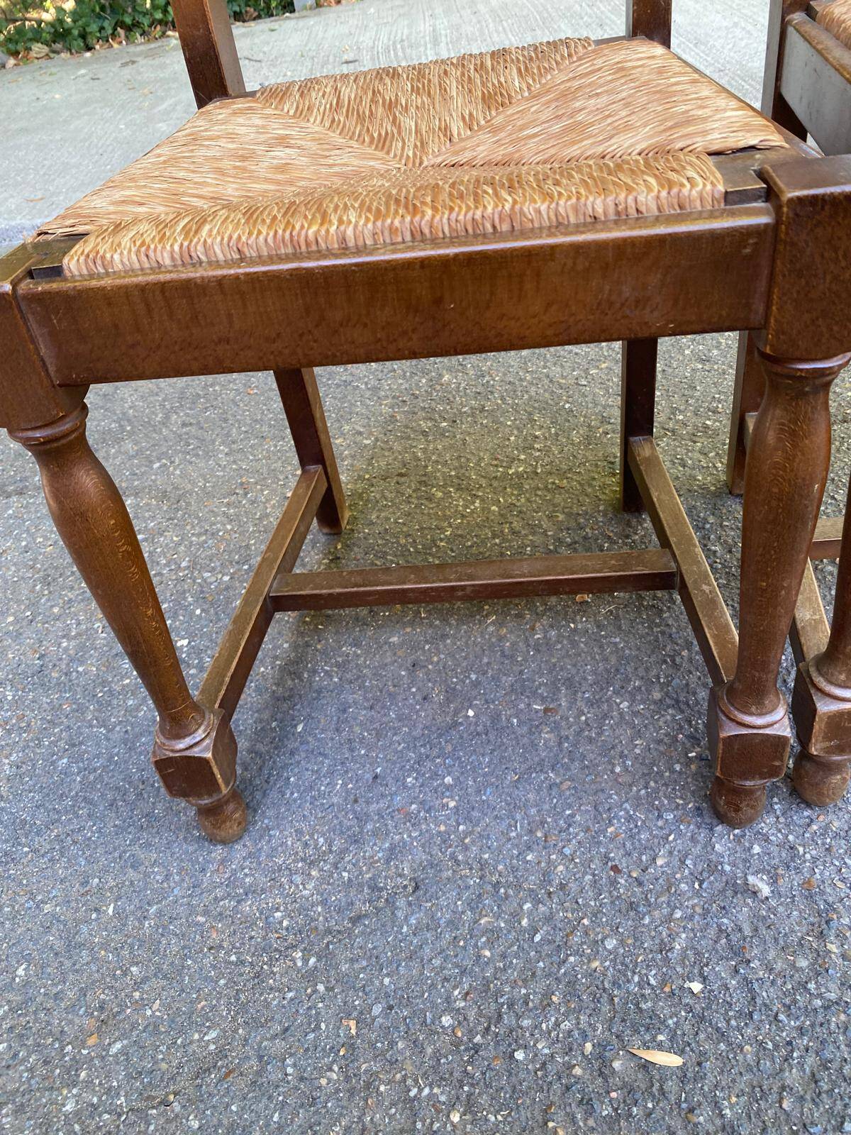 2 dining chairs in solid wood and rush, Chippendale ladder style.