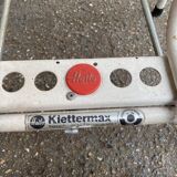 Folding step stool in solid wood and white steel