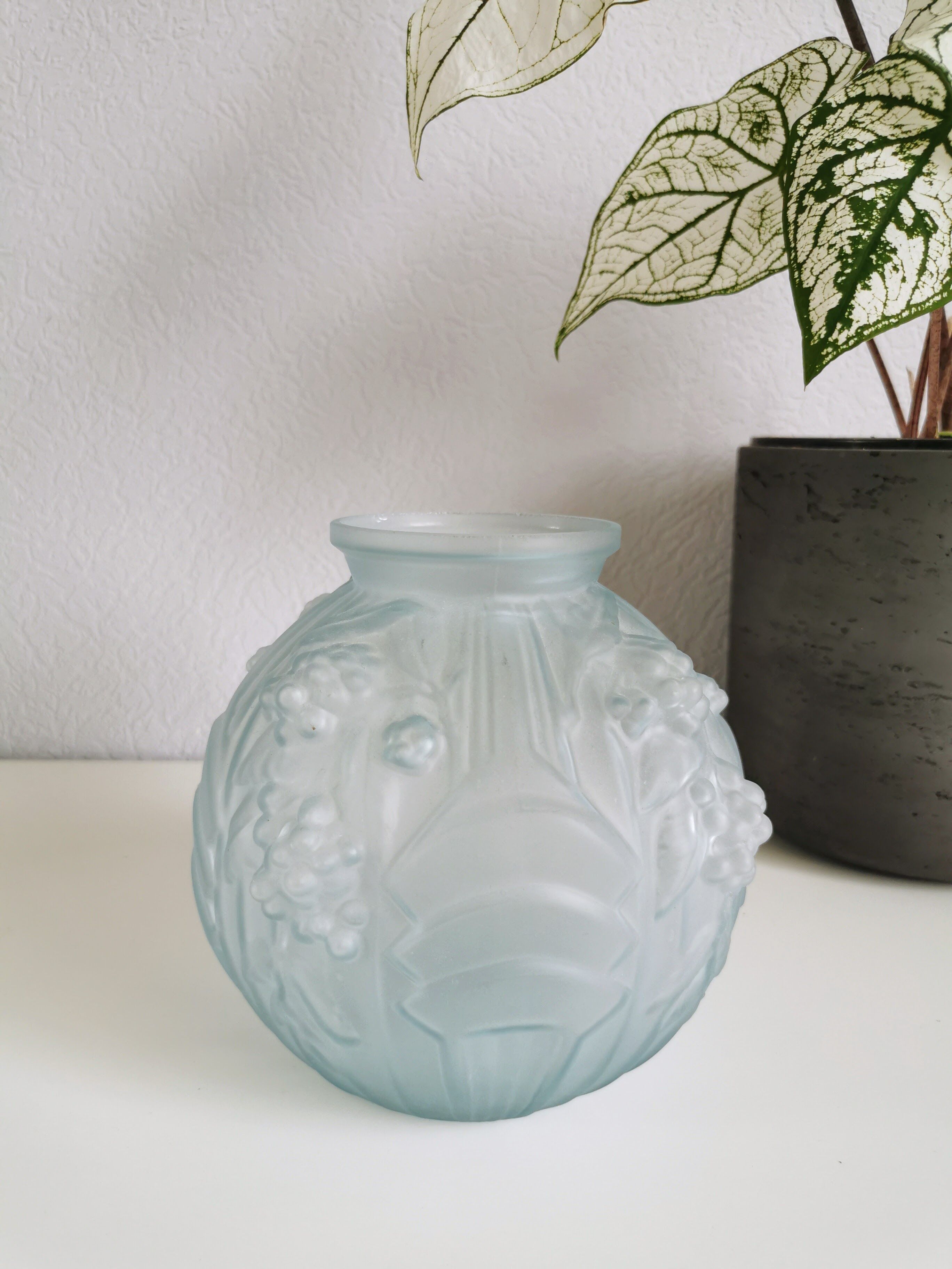 Vase boule bleu
