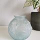 Vase boule bleu