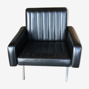 Vintage armchair in black skaï