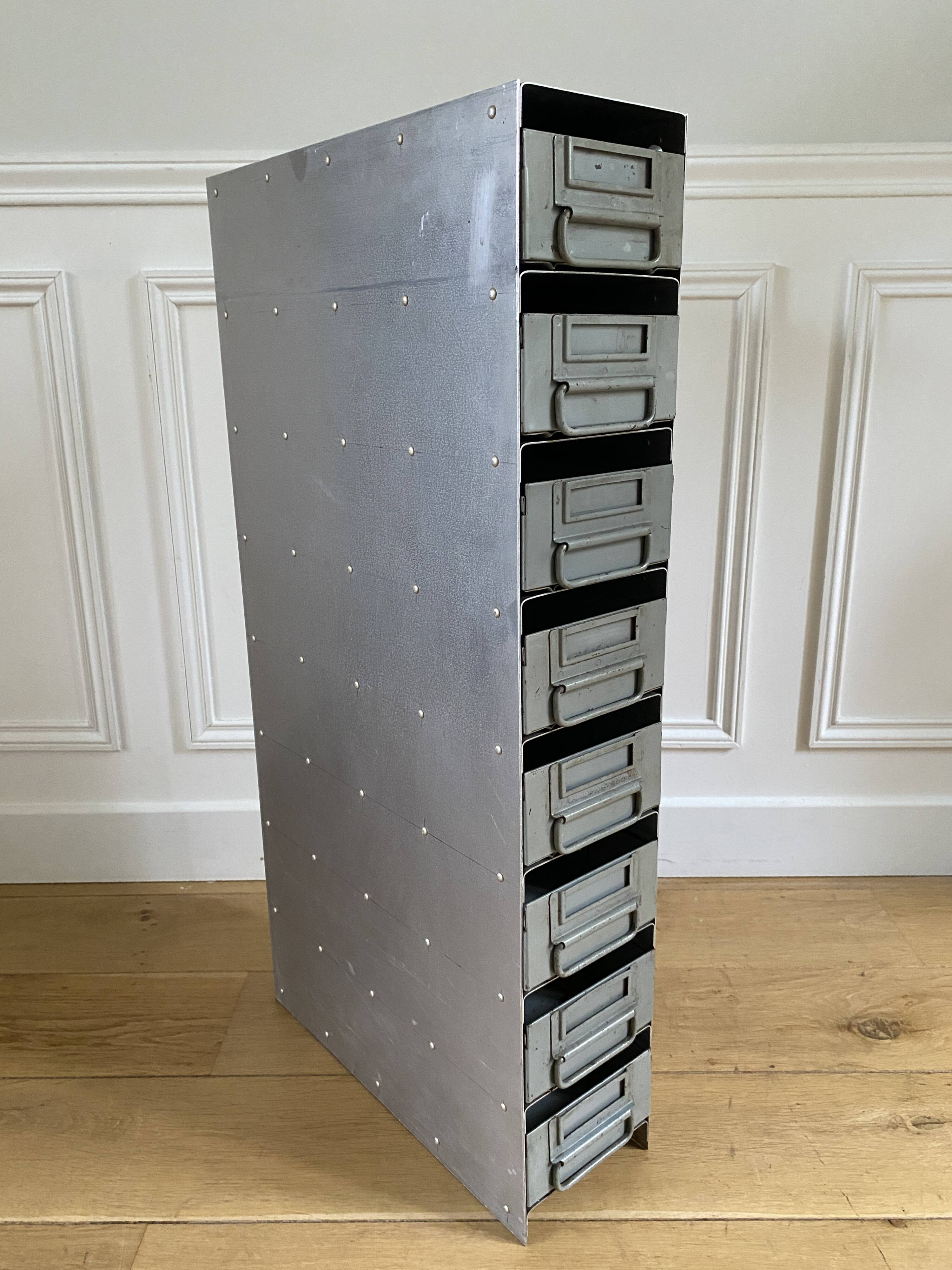 Meuble d'atelier en métal pour outils visserie 8 tiroirs vintage