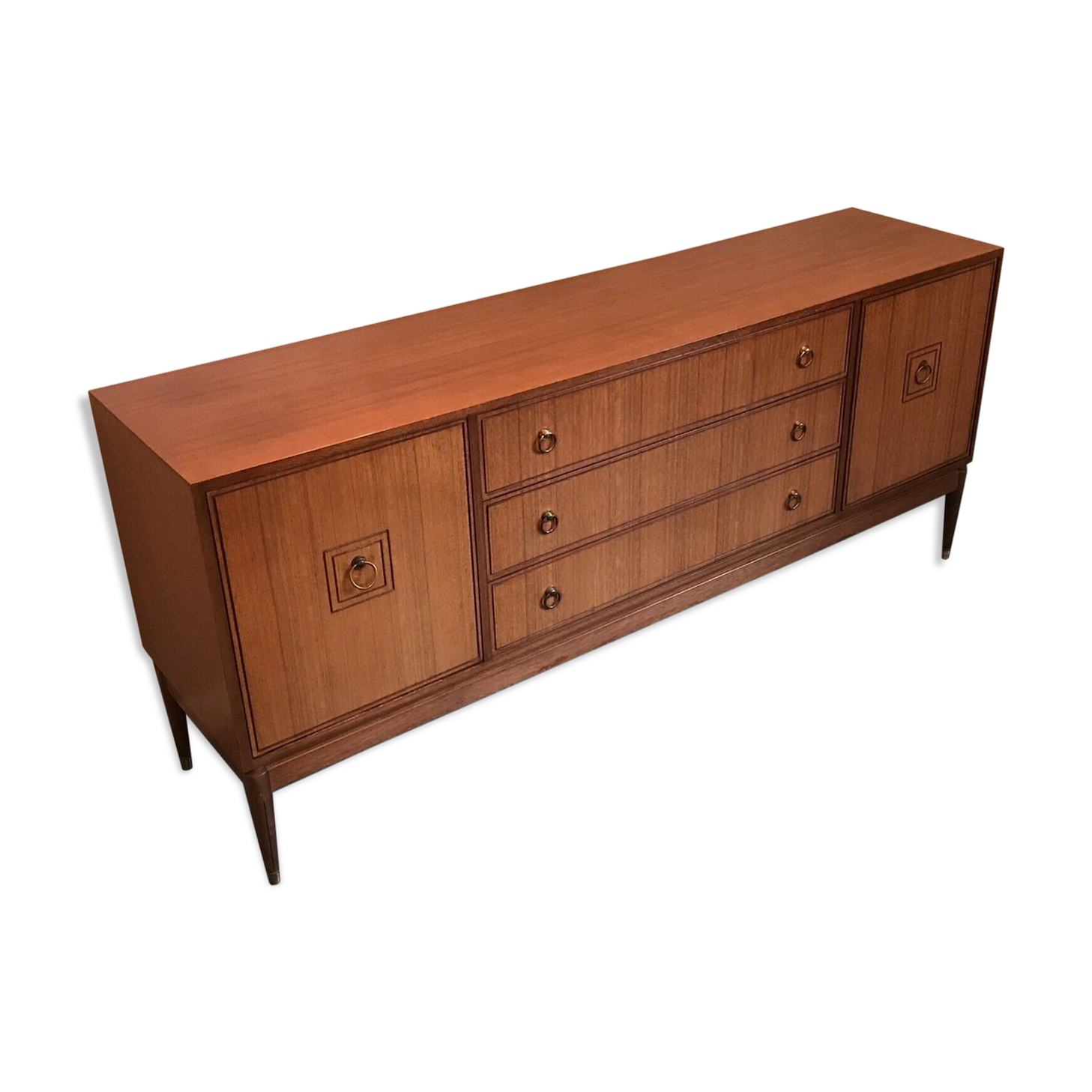 Enfilade classique des années 1960 de la société Greaves & Thomas. Bon état d'origine.