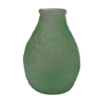 Art deco vase pre-moulded glass