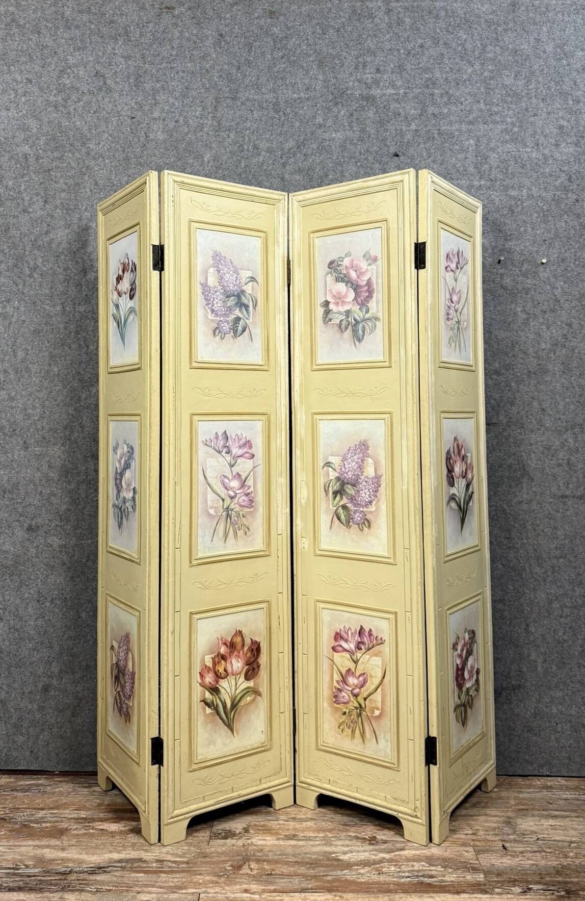 Large 4-panel Living Room Bedroom Privacy Screen circa 1940