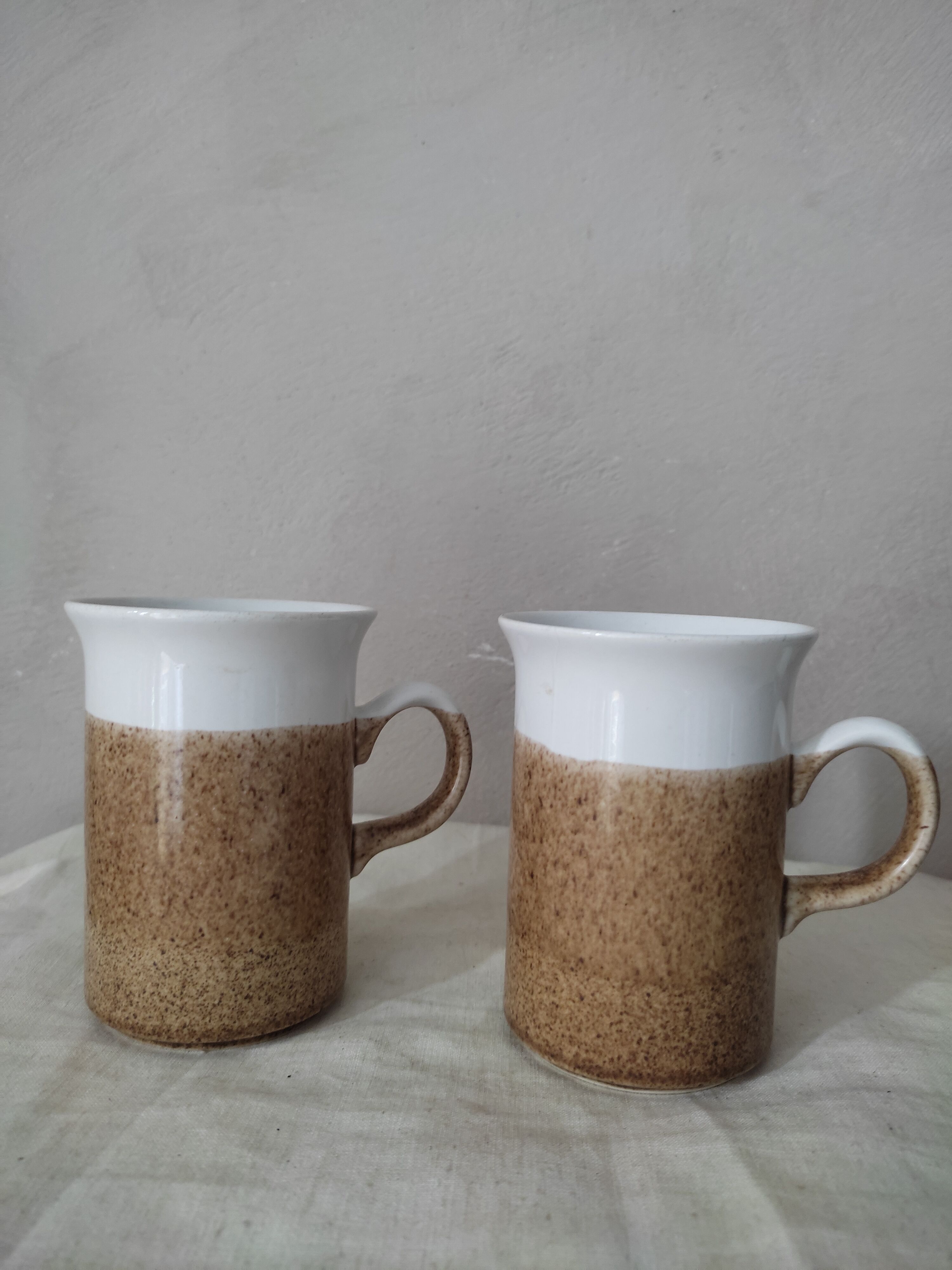Churchill earthenware mug duo