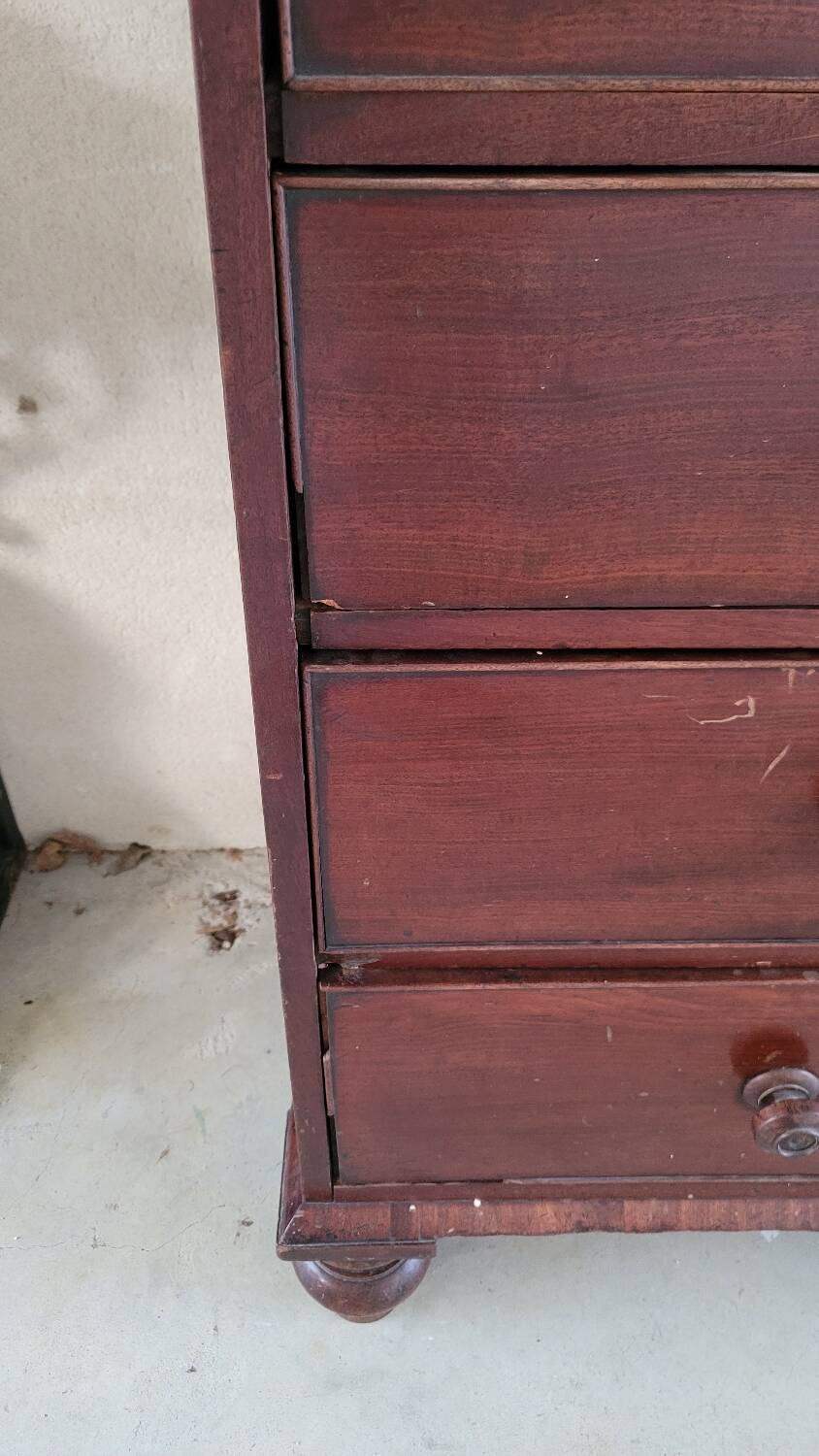 Victorian chest of drawers